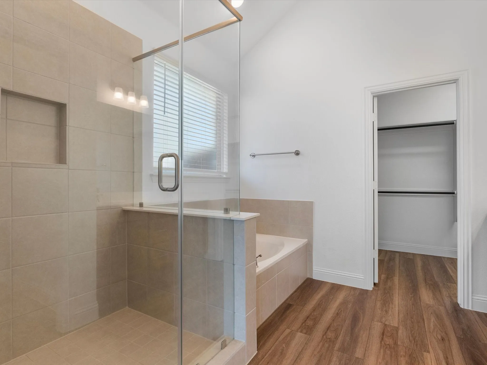 Single Family Residence For Rent in Tarrant County , 2900 Long Slope Road, Arlington, Texas 76001, 4 Bedroom, 3 Bathroom, 2 Garage spaces, 2,270 Sqft, built in 2021, mls#21375881, Real Estate Agent in Arlington, Homes For Rent in Tarrant county, Homes For Rent in Arlington, Realtor in Arlington Texas, Real Estate Brokerage Independent Realty Texas, Luminita Cordes Realtor