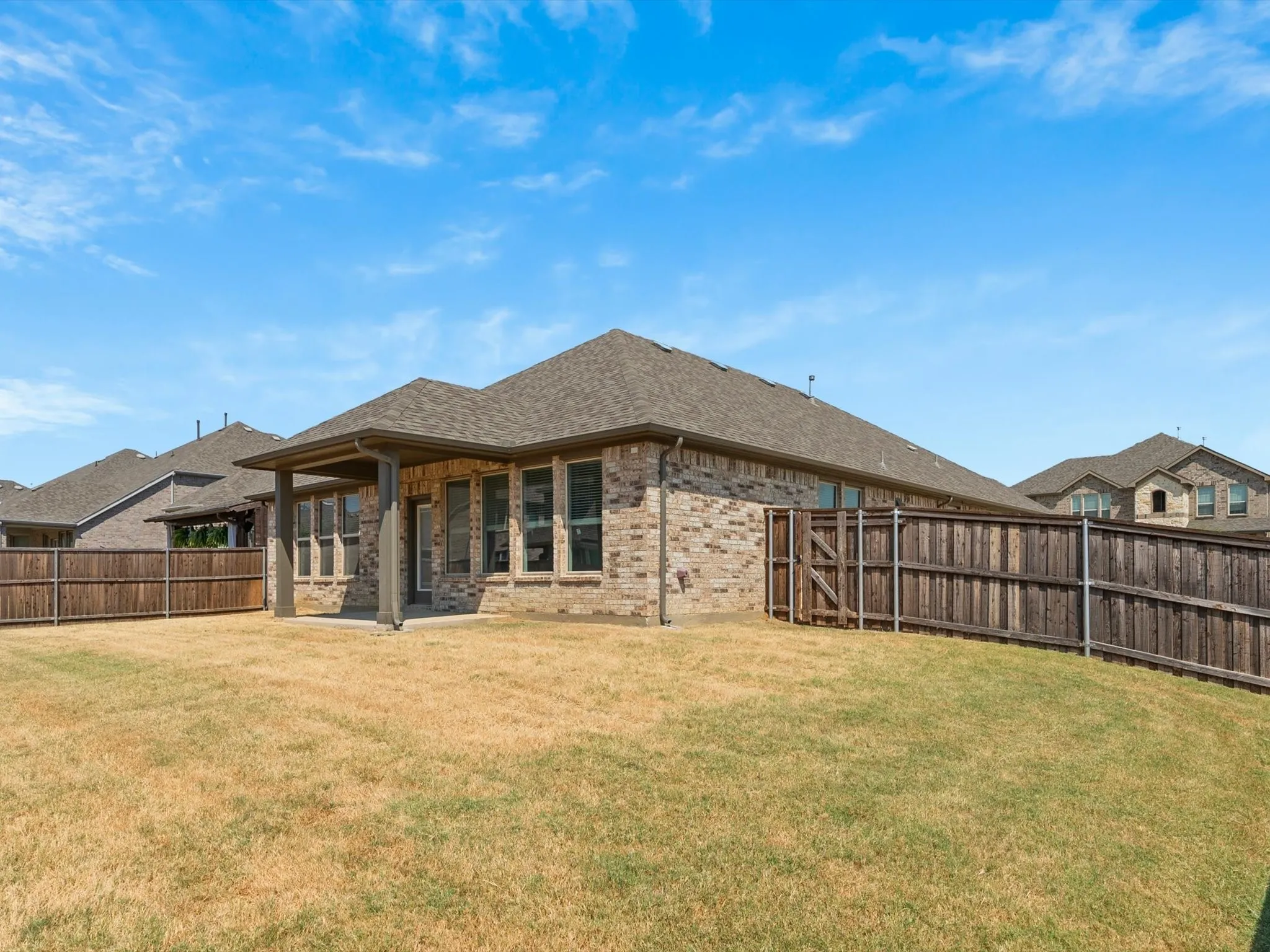 Single Family Residence For Rent in Tarrant County , 2900 Long Slope Road, Arlington, Texas 76001, 4 Bedroom, 3 Bathroom, 2 Garage spaces, 2,270 Sqft, built in 2021, mls#21375881, Real Estate Agent in Arlington, Homes For Rent in Tarrant county, Homes For Rent in Arlington, Realtor in Arlington Texas, Real Estate Brokerage Independent Realty Texas, Luminita Cordes Realtor