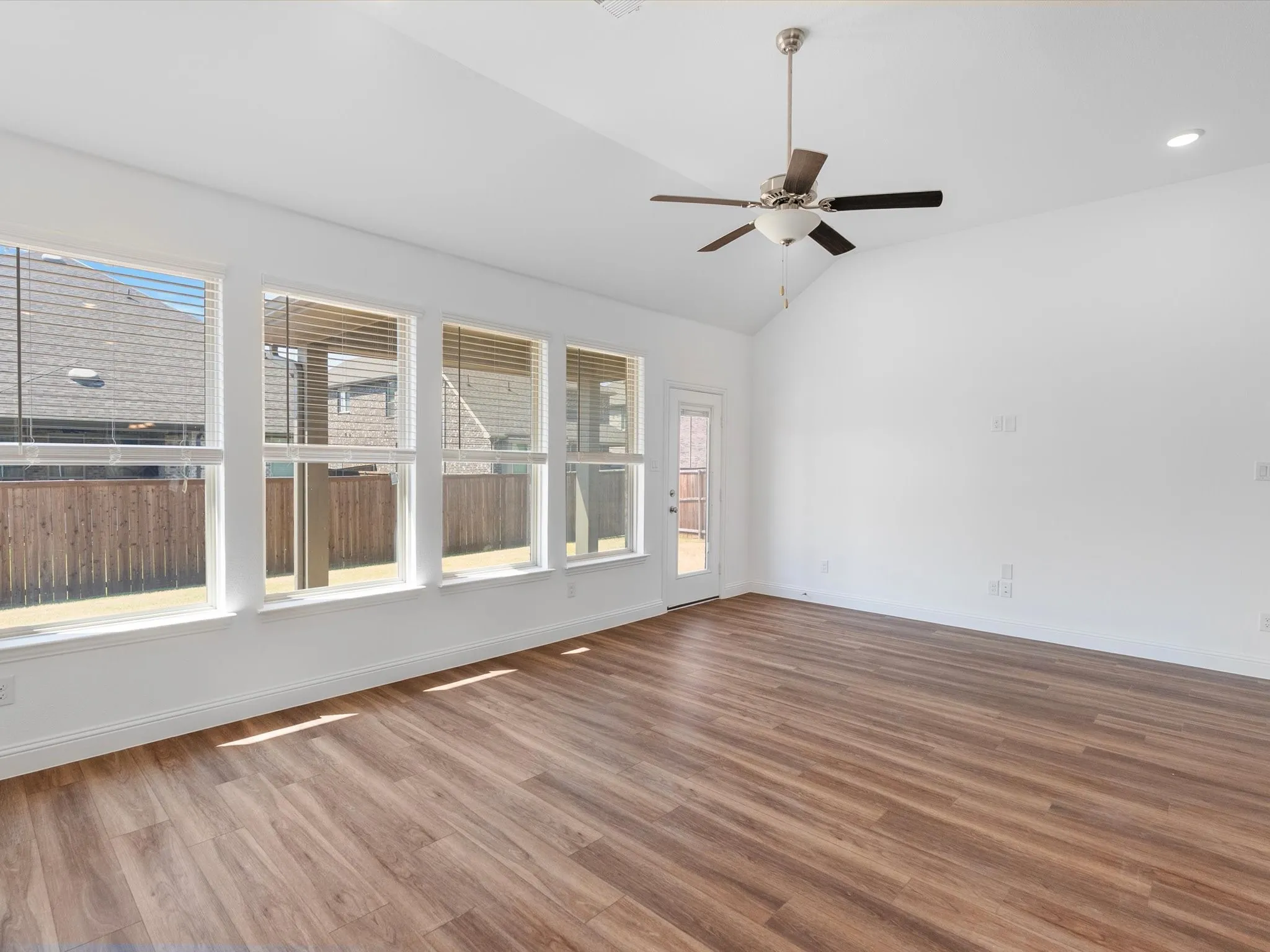 Single Family Residence For Rent in Tarrant County , 2900 Long Slope Road, Arlington, Texas 76001, 4 Bedroom, 3 Bathroom, 2 Garage spaces, 2,270 Sqft, built in 2021, mls#21375881, Real Estate Agent in Arlington, Homes For Rent in Tarrant county, Homes For Rent in Arlington, Realtor in Arlington Texas, Real Estate Brokerage Independent Realty Texas, Luminita Cordes Realtor