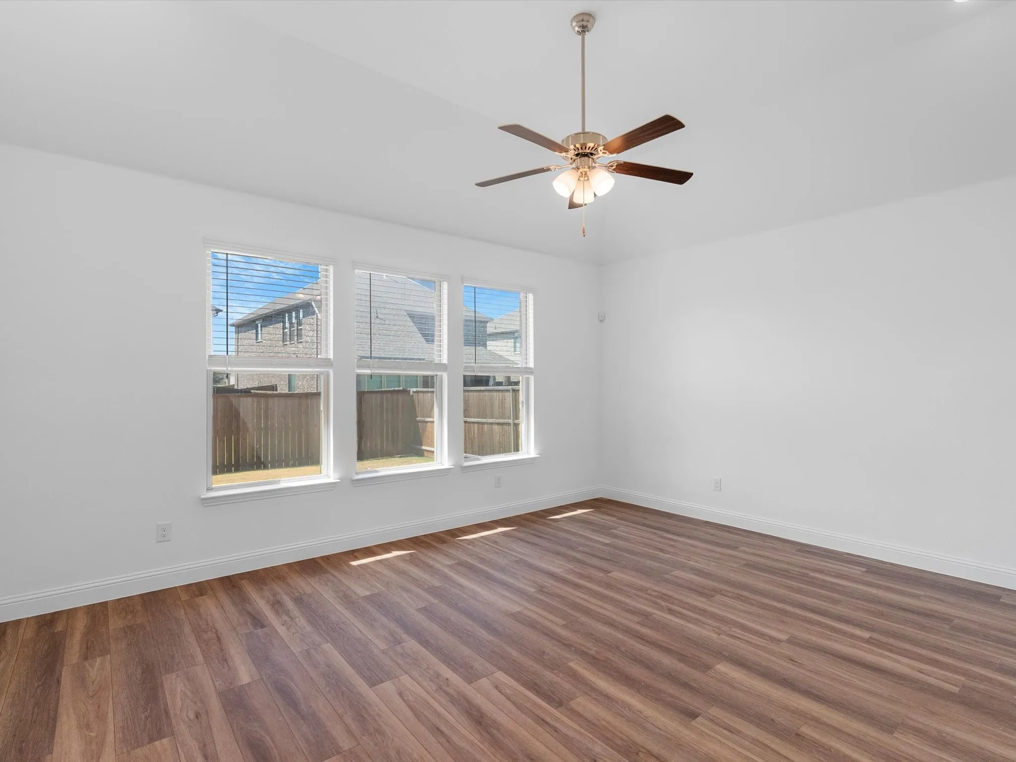 Single Family Residence For Rent in Tarrant County , 2900 Long Slope Road, Arlington, Texas 76001, 4 Bedroom, 3 Bathroom, 2 Garage spaces, 2,270 Sqft, built in 2021, mls#21375881, Real Estate Agent in Arlington, Homes For Rent in Tarrant county, Homes For Rent in Arlington, Realtor in Arlington Texas, Real Estate Brokerage Independent Realty Texas, Luminita Cordes Realtor