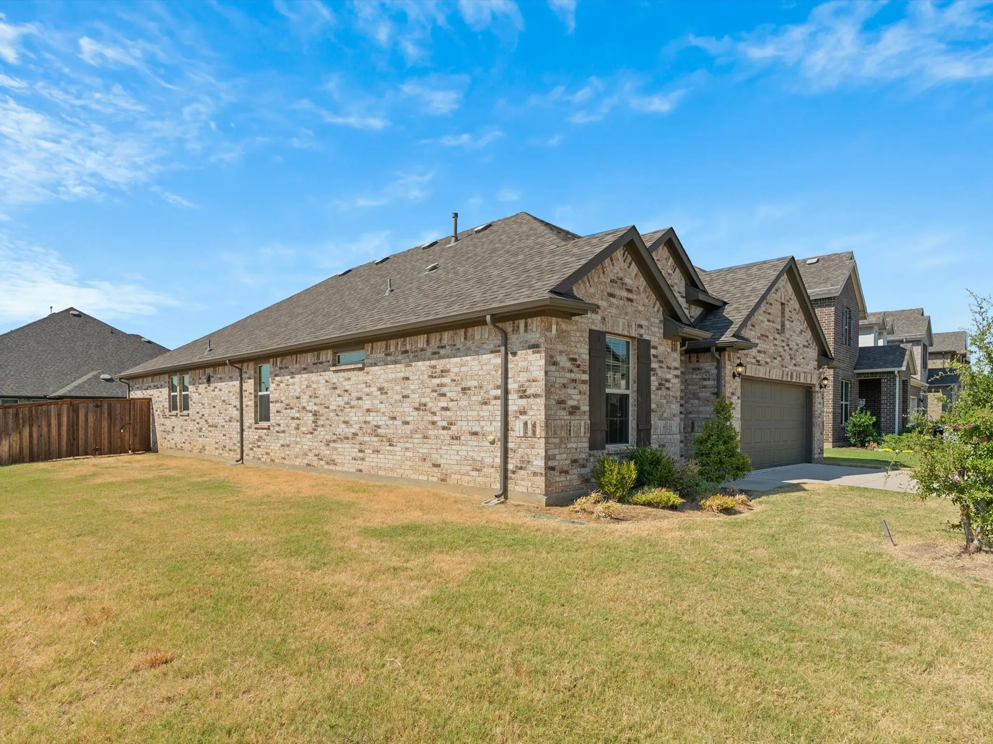 Single Family Residence For Rent in Tarrant County , 2900 Long Slope Road, Arlington, Texas 76001, 4 Bedroom, 3 Bathroom, 2 Garage spaces, 2,270 Sqft, built in 2021, mls#21375881, Real Estate Agent in Arlington, Homes For Rent in Tarrant county, Homes For Rent in Arlington, Realtor in Arlington Texas, Real Estate Brokerage Independent Realty Texas, Luminita Cordes Realtor