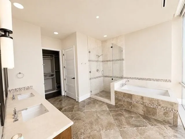 Single Family Residence For Sale in Tarrant County , 1301 Throckmorton Street 1805, Fort Worth, Texas 76102, 2 Bedroom, 2 Bathroom, 2 Garage spaces, 1,476 Sqft, built in 2008, mls#21377258, Real Estate Agent in Fort Worth, Homes For Sale in Tarrant county, Homes For Sale in Fort Worth, Realtor in Fort Worth Texas, Real Estate Brokerage Independent Realty Texas, Luminita Cordes Realtor