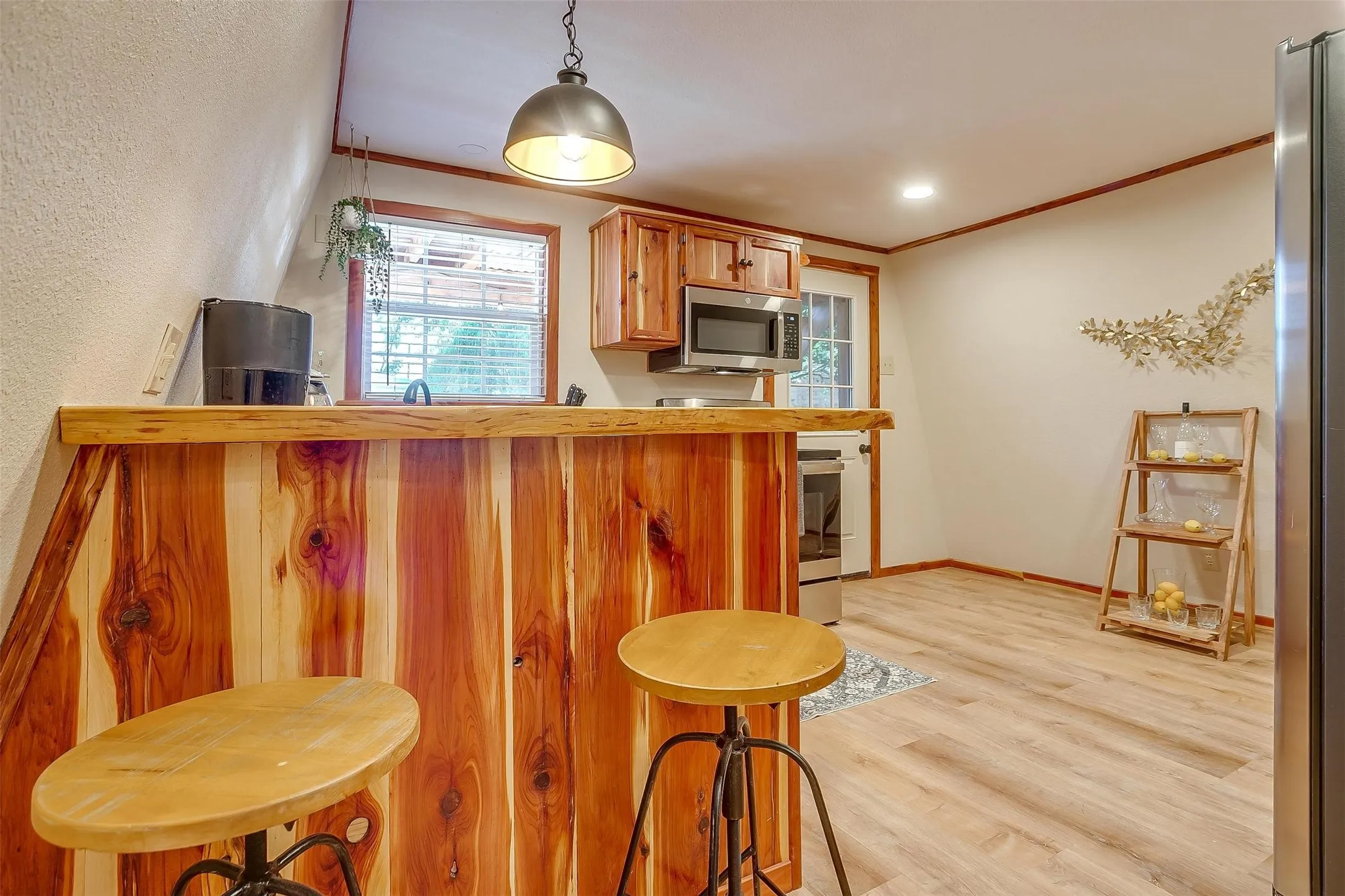 Single Family Residence For Rent in Hood County , 3209 Midway Court, Granbury, Texas 76049, 2 Bedroom, 2 Bathroom, 2 Garage spaces, 630 Sqft, built in 1970, mls#21377262, Real Estate Agent in Granbury, Homes For Rent in Hood county, Homes For Rent in Granbury, Realtor in Granbury Texas, Real Estate Brokerage Independent Realty Texas, Luminita Cordes Realtor