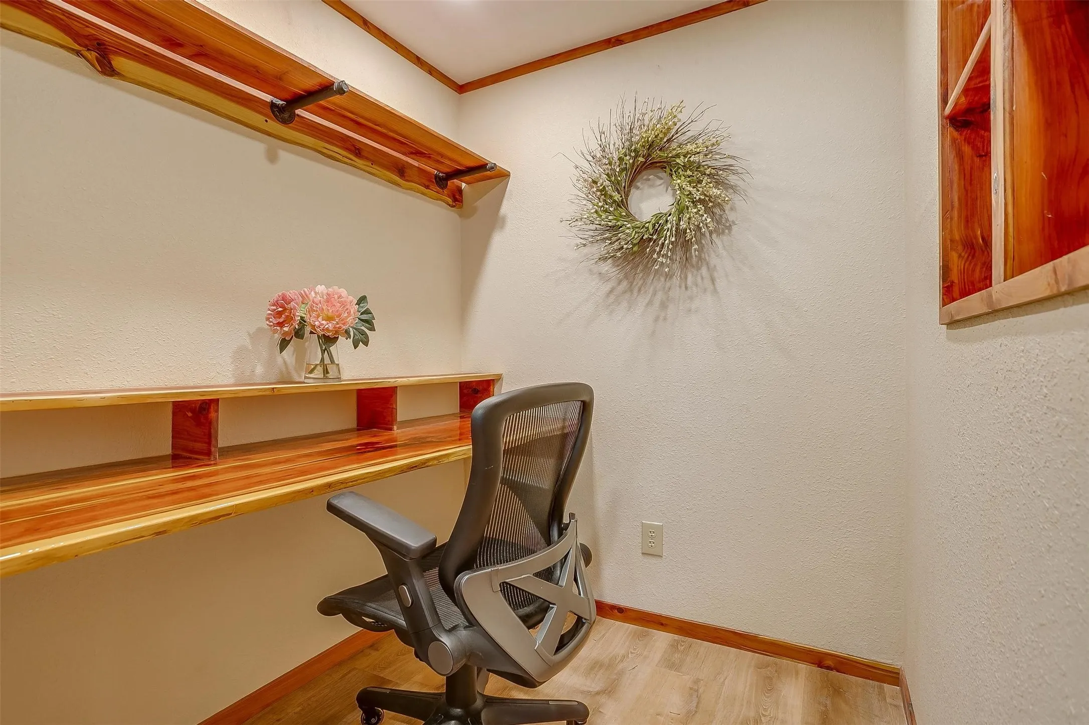 Single Family Residence For Rent in Hood County , 3209 Midway Court, Granbury, Texas 76049, 2 Bedroom, 2 Bathroom, 2 Garage spaces, 630 Sqft, built in 1970, mls#21377262, Real Estate Agent in Granbury, Homes For Rent in Hood county, Homes For Rent in Granbury, Realtor in Granbury Texas, Real Estate Brokerage Independent Realty Texas, Luminita Cordes Realtor