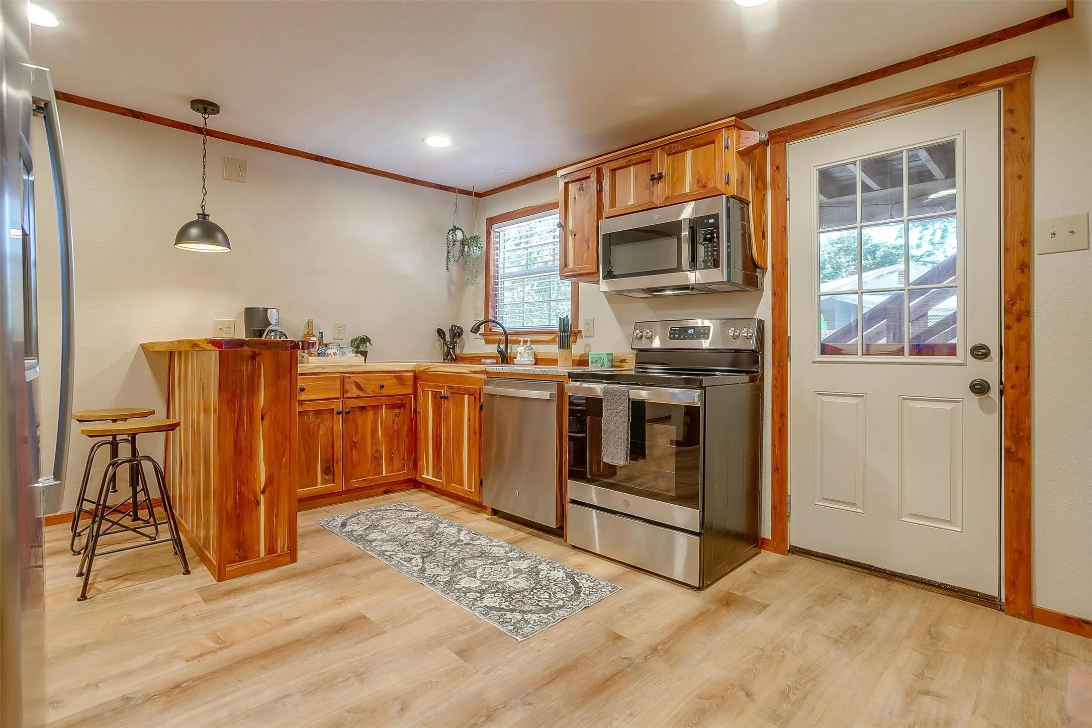 Single Family Residence For Rent in Hood County , 3209 Midway Court, Granbury, Texas 76049, 2 Bedroom, 2 Bathroom, 2 Garage spaces, 630 Sqft, built in 1970, mls#21377262, Real Estate Agent in Granbury, Homes For Rent in Hood county, Homes For Rent in Granbury, Realtor in Granbury Texas, Real Estate Brokerage Independent Realty Texas, Luminita Cordes Realtor