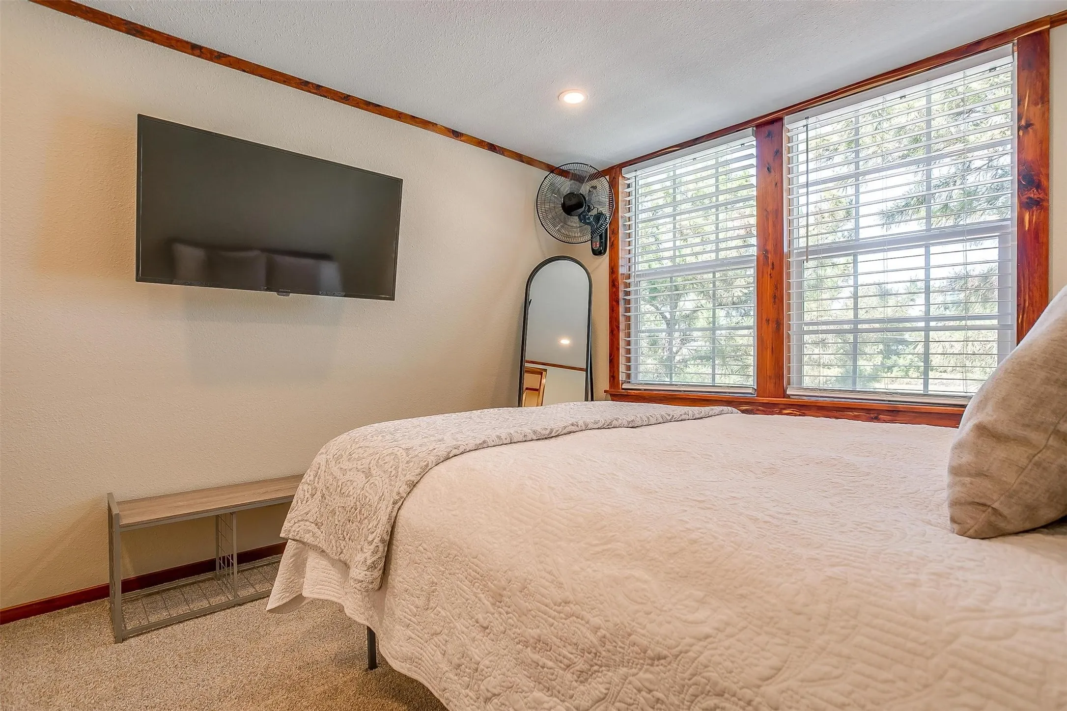 Single Family Residence For Rent in Hood County , 3209 Midway Court, Granbury, Texas 76049, 2 Bedroom, 2 Bathroom, 2 Garage spaces, 630 Sqft, built in 1970, mls#21377262, Real Estate Agent in Granbury, Homes For Rent in Hood county, Homes For Rent in Granbury, Realtor in Granbury Texas, Real Estate Brokerage Independent Realty Texas, Luminita Cordes Realtor