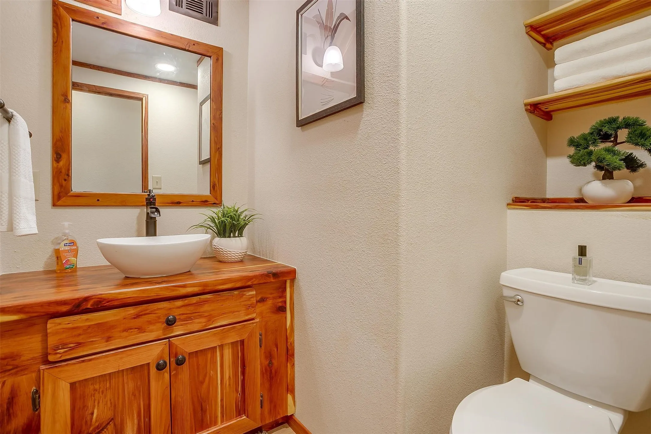 Single Family Residence For Rent in Hood County , 3209 Midway Court, Granbury, Texas 76049, 2 Bedroom, 2 Bathroom, 2 Garage spaces, 630 Sqft, built in 1970, mls#21377262, Real Estate Agent in Granbury, Homes For Rent in Hood county, Homes For Rent in Granbury, Realtor in Granbury Texas, Real Estate Brokerage Independent Realty Texas, Luminita Cordes Realtor