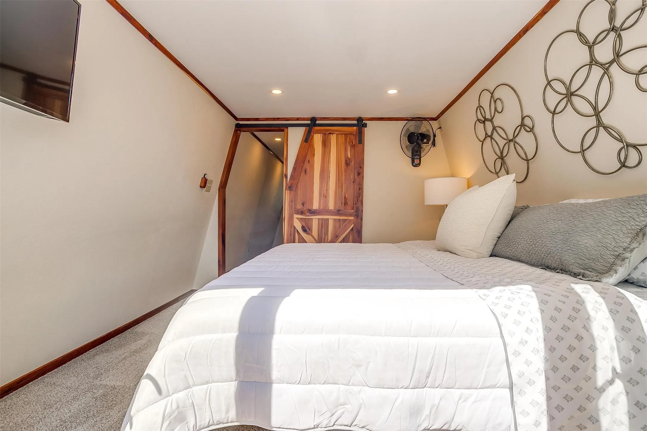 Single Family Residence For Rent in Hood County , 3209 Midway Court, Granbury, Texas 76049, 2 Bedroom, 2 Bathroom, 2 Garage spaces, 630 Sqft, built in 1970, mls#21377262, Real Estate Agent in Granbury, Homes For Rent in Hood county, Homes For Rent in Granbury, Realtor in Granbury Texas, Real Estate Brokerage Independent Realty Texas, Luminita Cordes Realtor