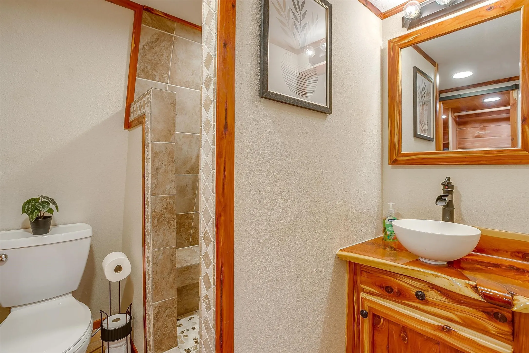 Single Family Residence For Rent in Hood County , 3209 Midway Court, Granbury, Texas 76049, 2 Bedroom, 2 Bathroom, 2 Garage spaces, 630 Sqft, built in 1970, mls#21377262, Real Estate Agent in Granbury, Homes For Rent in Hood county, Homes For Rent in Granbury, Realtor in Granbury Texas, Real Estate Brokerage Independent Realty Texas, Luminita Cordes Realtor