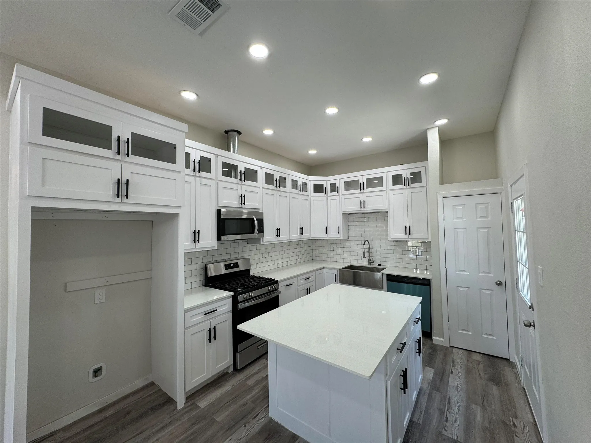 Single Family Residence For Sale in Collin County , 309 S Louisiana Street, Celina, Texas 75009, 3 Bedroom, 3 Bathroom, Garage spaces, 1,500 Sqft, built in 1995, mls#21377267, Real Estate Agent in Celina, Homes For Sale in Collin county, Homes For Sale in Celina, Realtor in Celina Texas, Real Estate Brokerage Independent Realty Texas, Luminita Cordes Realtor