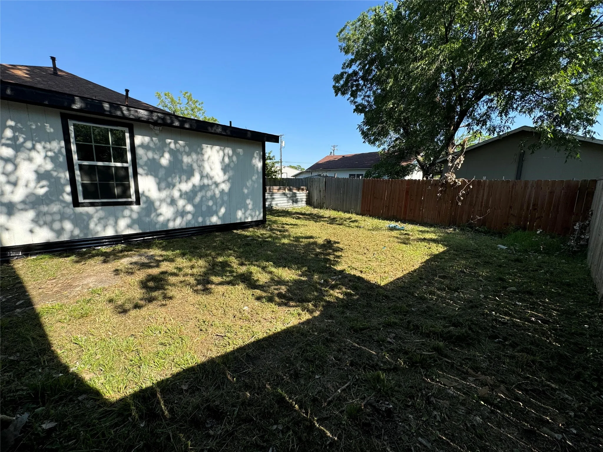 Single Family Residence For Sale in Collin County , 309 S Louisiana Street, Celina, Texas 75009, 3 Bedroom, 3 Bathroom, Garage spaces, 1,500 Sqft, built in 1995, mls#21377267, Real Estate Agent in Celina, Homes For Sale in Collin county, Homes For Sale in Celina, Realtor in Celina Texas, Real Estate Brokerage Independent Realty Texas, Luminita Cordes Realtor