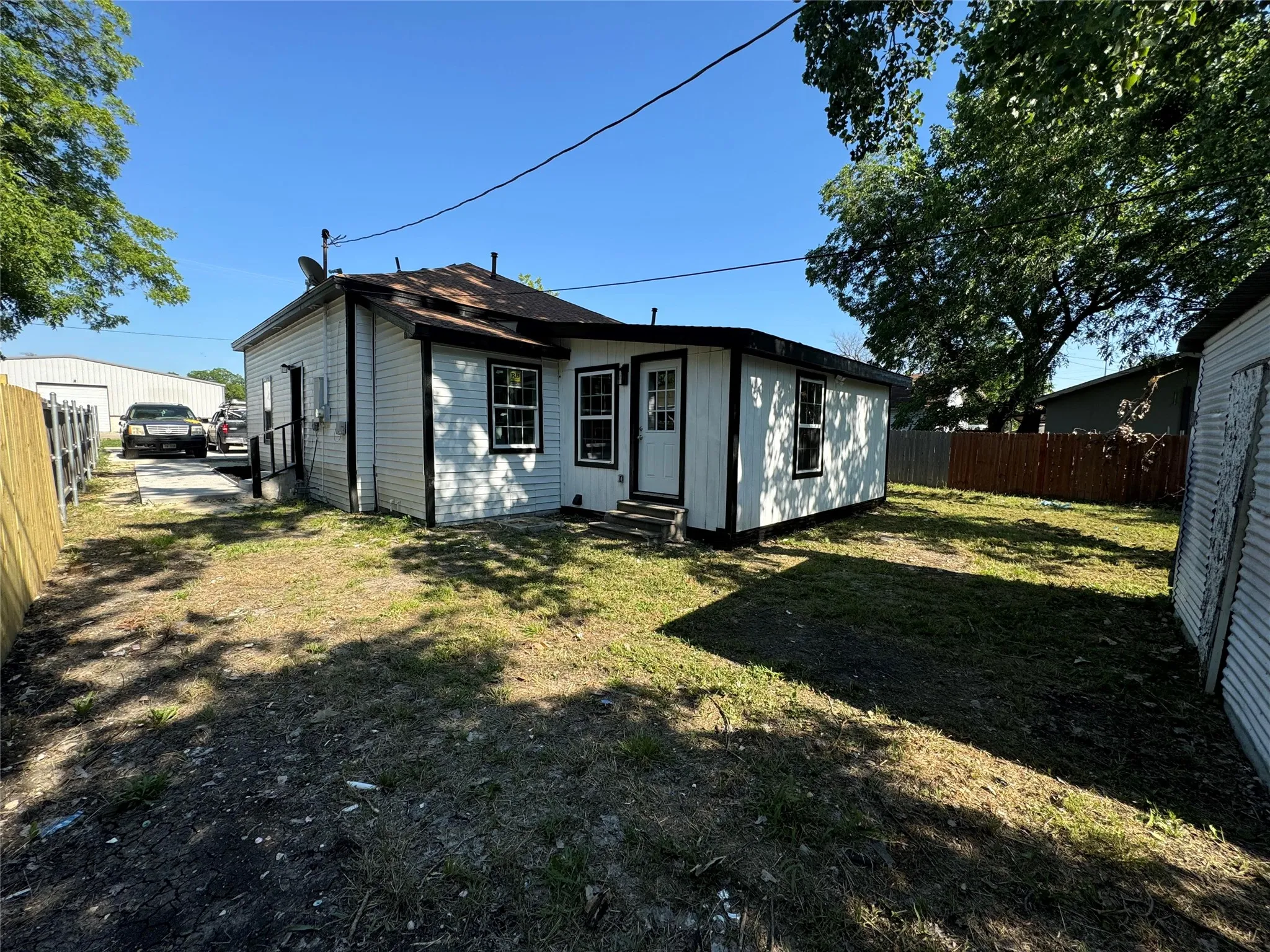 Single Family Residence For Sale in Collin County , 309 S Louisiana Street, Celina, Texas 75009, 3 Bedroom, 3 Bathroom, Garage spaces, 1,500 Sqft, built in 1995, mls#21377267, Real Estate Agent in Celina, Homes For Sale in Collin county, Homes For Sale in Celina, Realtor in Celina Texas, Real Estate Brokerage Independent Realty Texas, Luminita Cordes Realtor