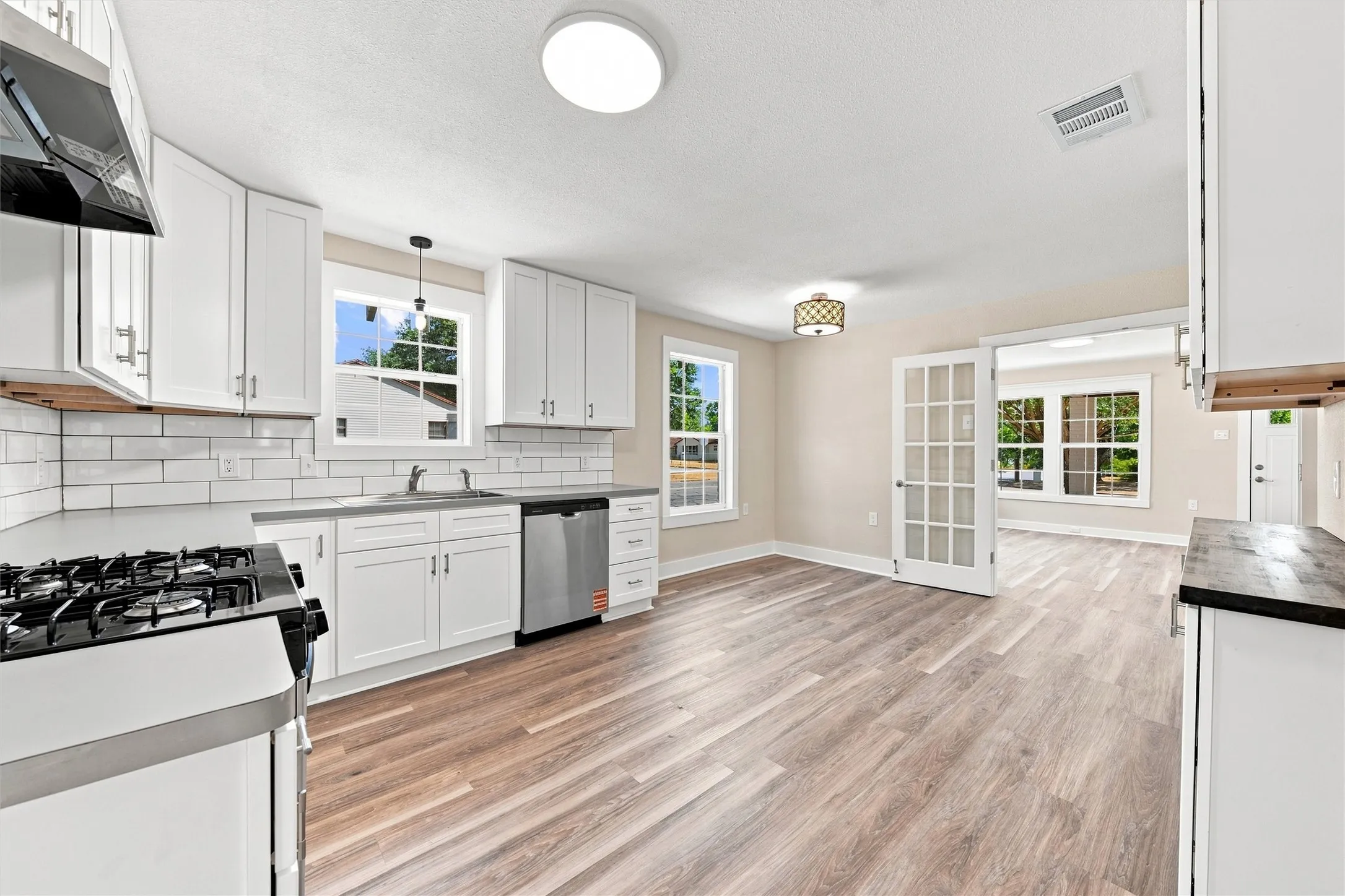 Single Family Residence For Sale in Mc Lennan County , 3401 Lasker Avenue, Waco, Texas 76707, 2 Bedroom, 1 Bathroom, Garage spaces, 1,056 Sqft, built in 1946, mls#21377148, Real Estate Agent in Waco, Homes For Sale in Mc Lennan county, Homes For Sale in Waco, Realtor in Waco Texas, Real Estate Brokerage Independent Realty Texas, Luminita Cordes Realtor