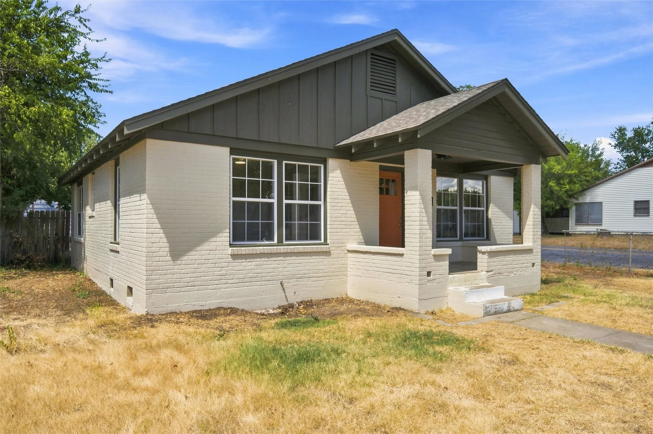 Single Family Residence For Sale in Mc Lennan County , 3401 Lasker Avenue, Waco, Texas 76707, 2 Bedroom, 1 Bathroom, Garage spaces, 1,056 Sqft, built in 1946, mls#21377148, Real Estate Agent in Waco, Homes For Sale in Mc Lennan county, Homes For Sale in Waco, Realtor in Waco Texas, Real Estate Brokerage Independent Realty Texas, Luminita Cordes Realtor