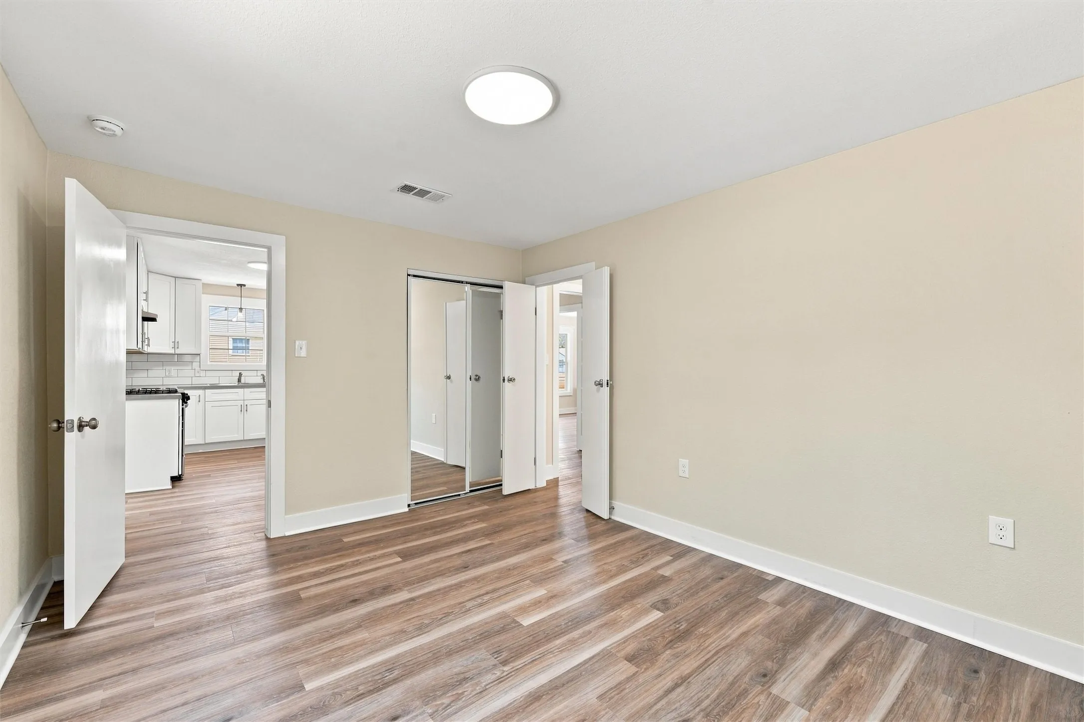 Single Family Residence For Sale in Mc Lennan County , 3401 Lasker Avenue, Waco, Texas 76707, 2 Bedroom, 1 Bathroom, Garage spaces, 1,056 Sqft, built in 1946, mls#21377148, Real Estate Agent in Waco, Homes For Sale in Mc Lennan county, Homes For Sale in Waco, Realtor in Waco Texas, Real Estate Brokerage Independent Realty Texas, Luminita Cordes Realtor