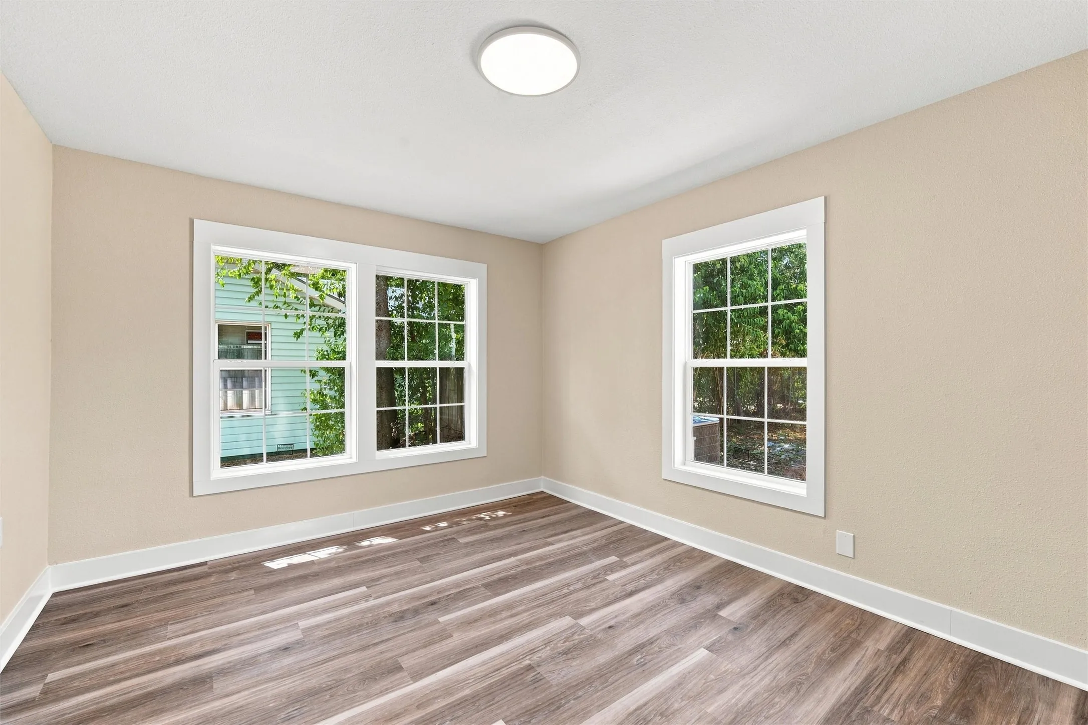 Single Family Residence For Sale in Mc Lennan County , 3401 Lasker Avenue, Waco, Texas 76707, 2 Bedroom, 1 Bathroom, Garage spaces, 1,056 Sqft, built in 1946, mls#21377148, Real Estate Agent in Waco, Homes For Sale in Mc Lennan county, Homes For Sale in Waco, Realtor in Waco Texas, Real Estate Brokerage Independent Realty Texas, Luminita Cordes Realtor