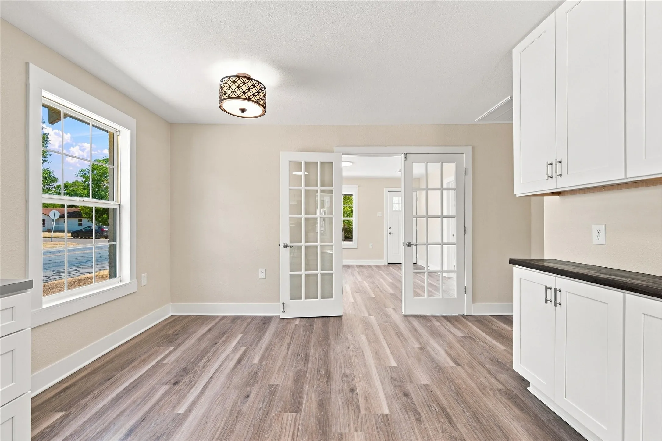 Single Family Residence For Sale in Mc Lennan County , 3401 Lasker Avenue, Waco, Texas 76707, 2 Bedroom, 1 Bathroom, Garage spaces, 1,056 Sqft, built in 1946, mls#21377148, Real Estate Agent in Waco, Homes For Sale in Mc Lennan county, Homes For Sale in Waco, Realtor in Waco Texas, Real Estate Brokerage Independent Realty Texas, Luminita Cordes Realtor