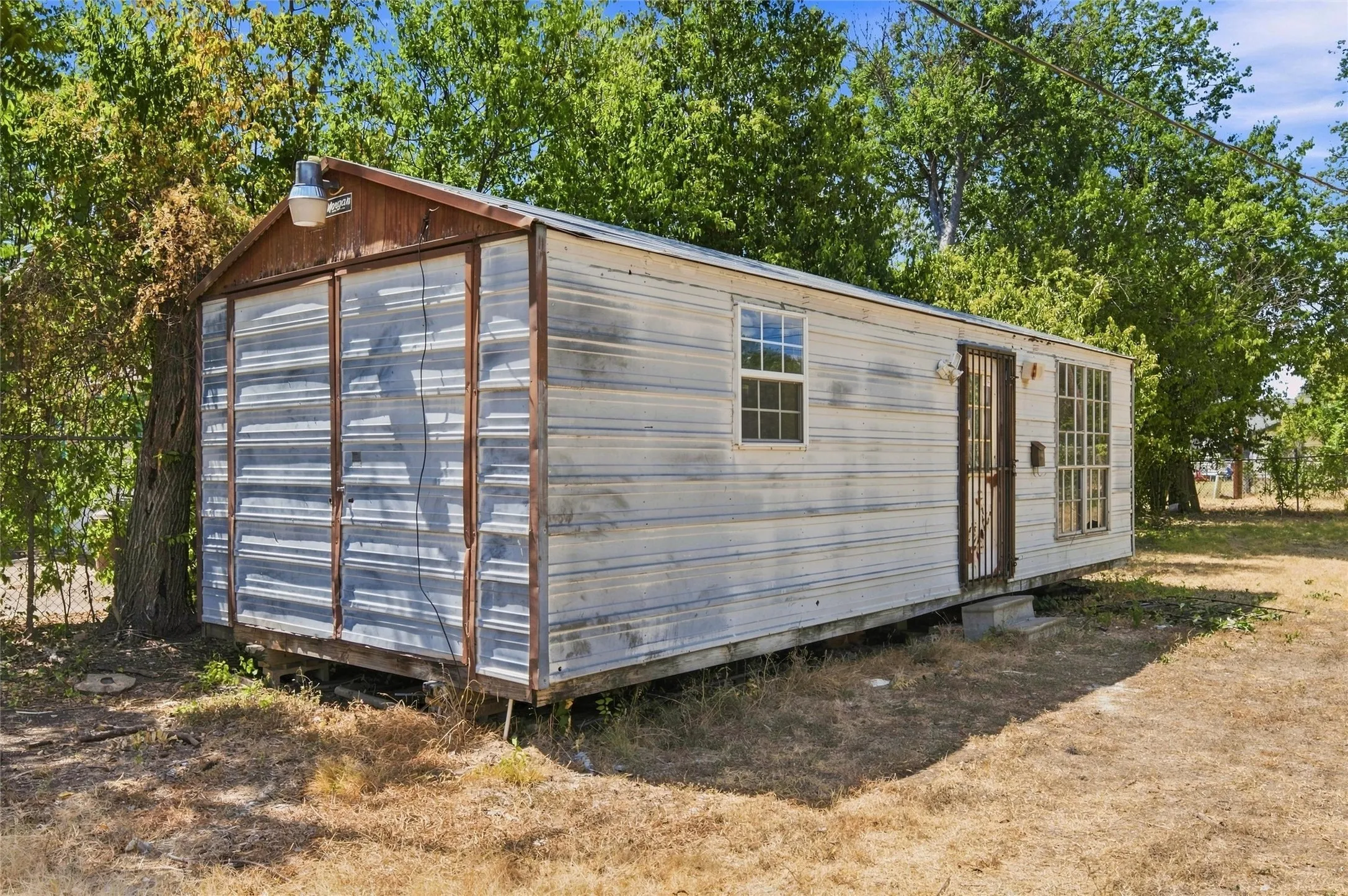 Single Family Residence For Sale in Mc Lennan County , 3401 Lasker Avenue, Waco, Texas 76707, 2 Bedroom, 1 Bathroom, Garage spaces, 1,056 Sqft, built in 1946, mls#21377148, Real Estate Agent in Waco, Homes For Sale in Mc Lennan county, Homes For Sale in Waco, Realtor in Waco Texas, Real Estate Brokerage Independent Realty Texas, Luminita Cordes Realtor