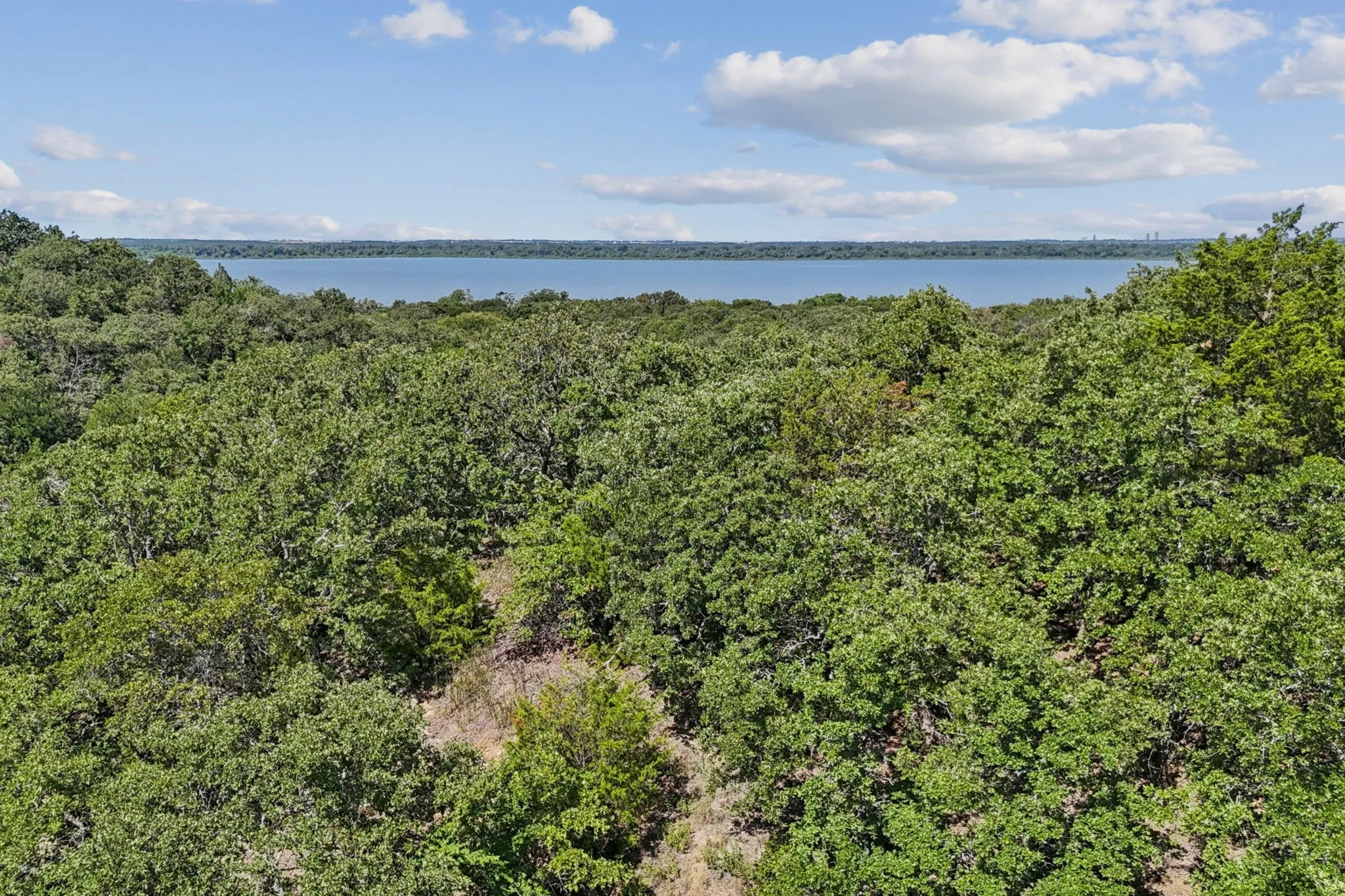 Single Family Residence For Sale in Denton County , 2301 Moseley Road, Cross Roads, Texas 76227, 2 Bedroom, 1 Bathroom, Garage spaces, 974 Sqft, built in 1975, mls#21376794, Real Estate Agent in Cross Roads, Homes For Sale in Denton county, Homes For Sale in Cross Roads, Realtor in Cross Roads Texas, Real Estate Brokerage Independent Realty Texas, Luminita Cordes Realtor