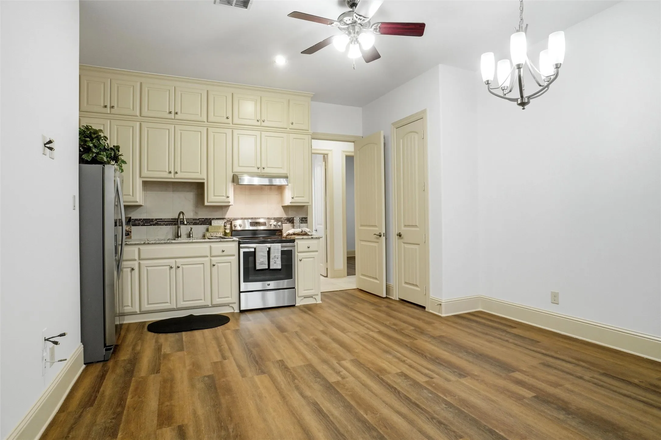 Studio Apartment Kitchen