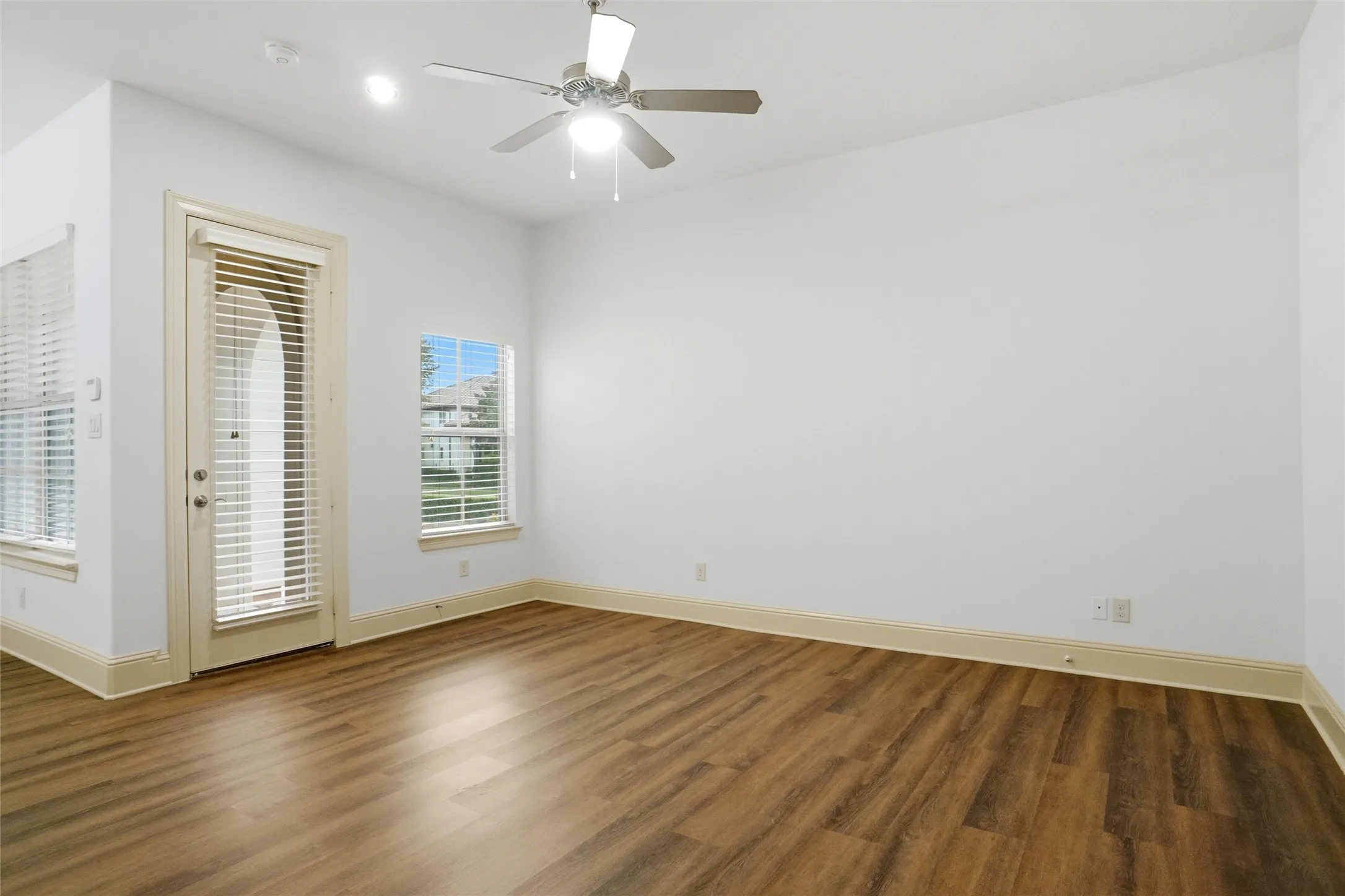 Studio Apartment with Garage #2 Entrance