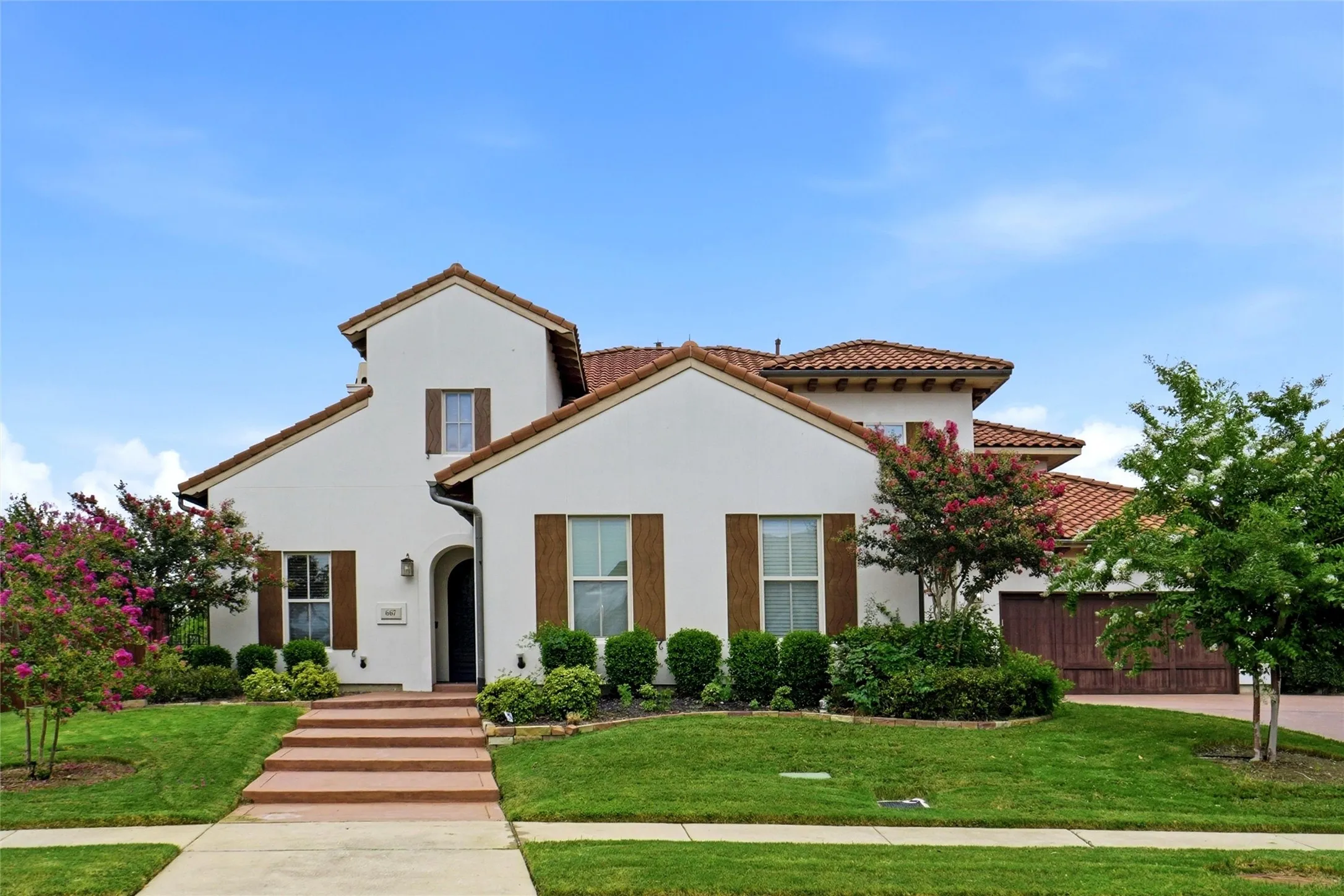 Single Family Residence For Sale in Dallas County , 667 Creekway Drive, Irving, Texas 75039, 5 Bedroom, 7 Bathroom, 4 Garage spaces, 4,497 Sqft, built in 2013, mls#21368726, Real Estate Agent in Irving, Homes For Sale in Dallas county, Homes For Sale in Irving, Realtor in Irving Texas, Real Estate Brokerage Independent Realty Texas, Luminita Cordes Realtor