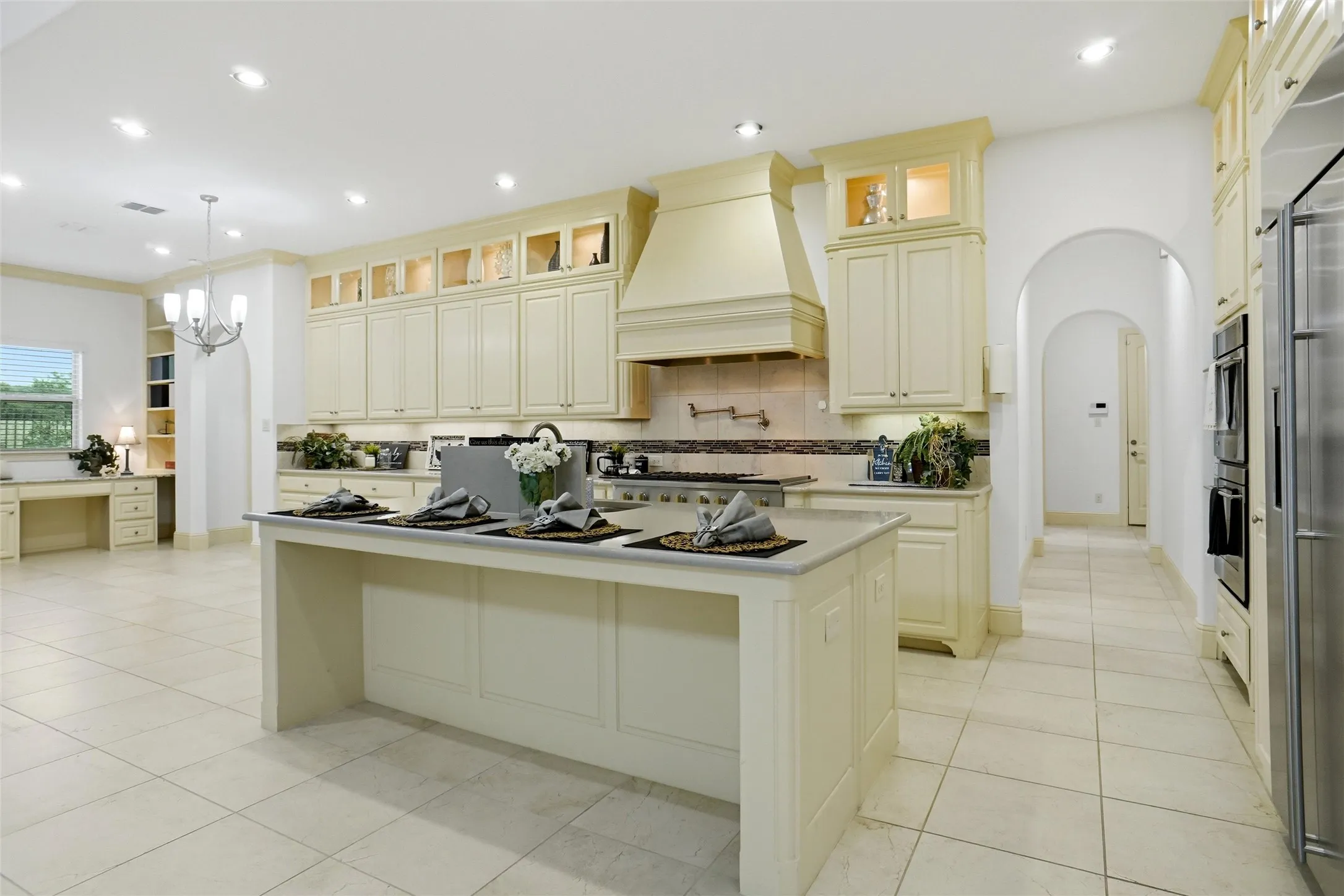 Large Island in Kitchen