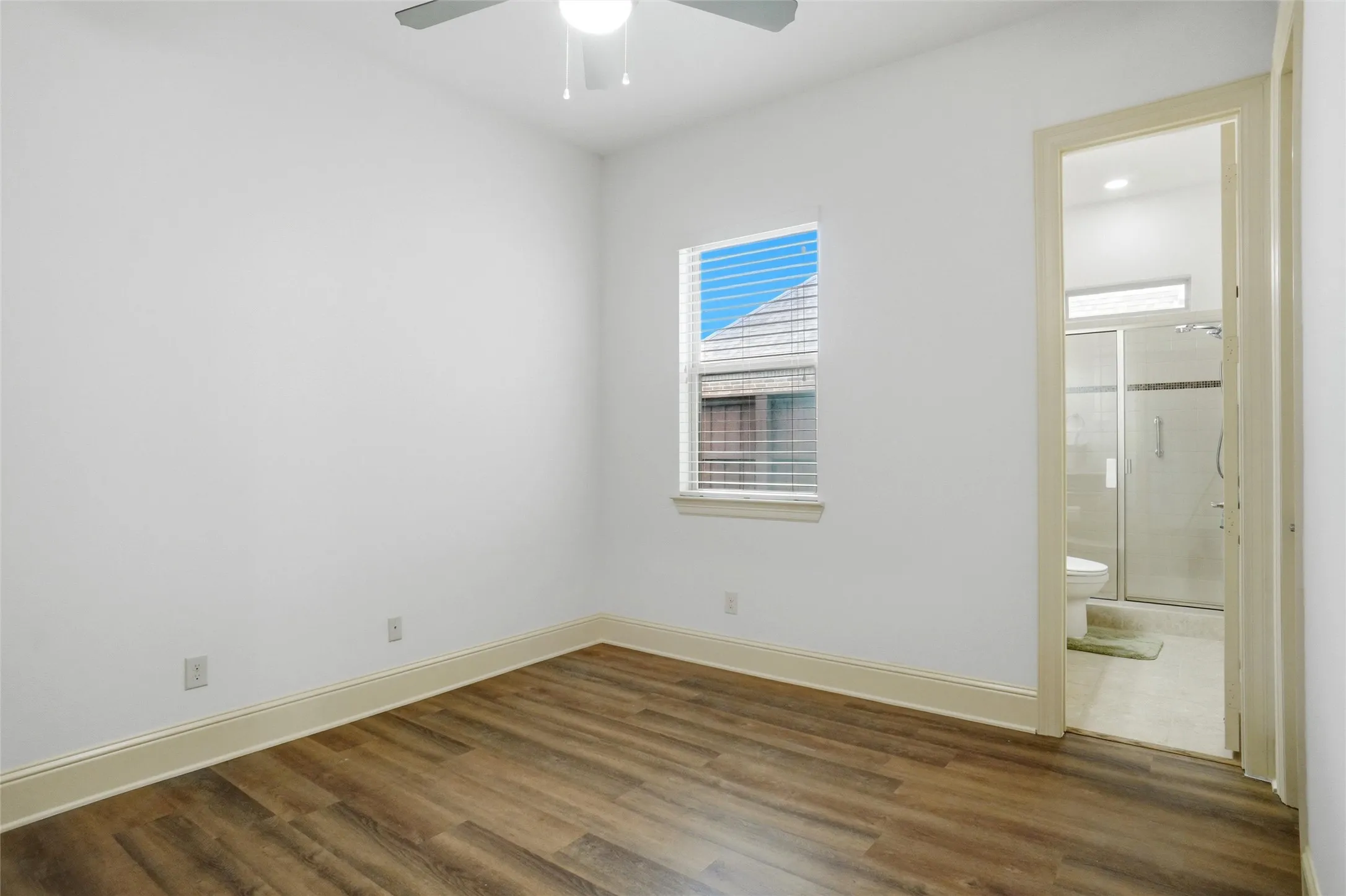 Guest Suite 1st Floor with Ensuite Bath