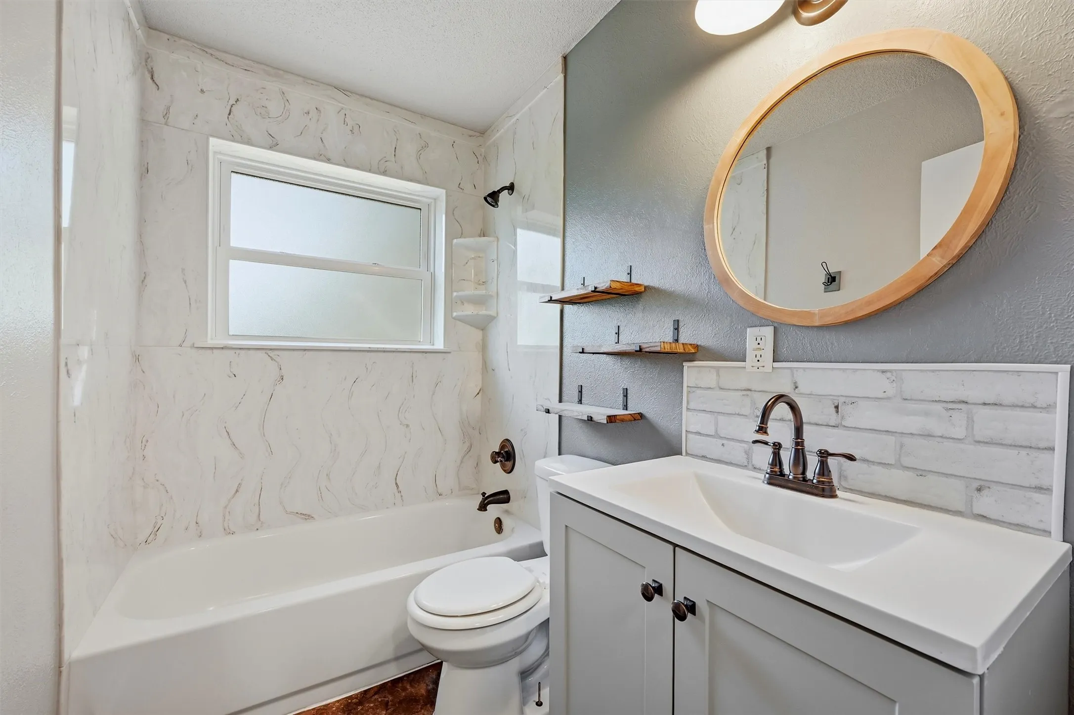 Single Family Residence For Rent in Grayson County , 1006 W Texas Street, Denison, Texas 75020, 3 Bedroom, 2 Bathroom, Garage spaces, 1,224 Sqft, built in 1940, mls#21377270, Real Estate Agent in Denison, Homes For Rent in Grayson county, Homes For Rent in Denison, Realtor in Denison Texas, Real Estate Brokerage Independent Realty Texas, Luminita Cordes Realtor