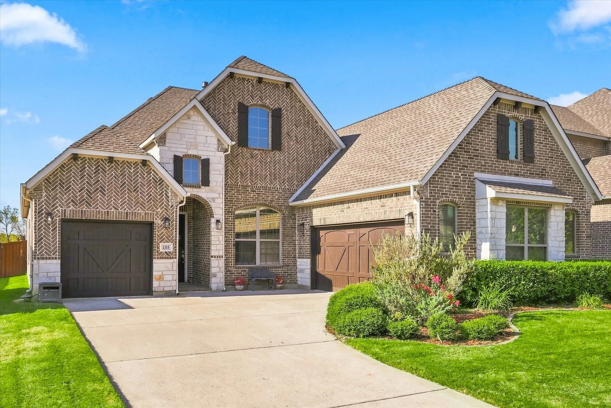 Single Family Residence For Sale in Denton County , 1305 Chiva Drive, Little Elm, Texas 75068, 4 Bedroom, 3 Bathroom, 3 Garage spaces, 2,670 Sqft, built in 2018, mls#21377065, Real Estate Agent in Little Elm, Homes For Sale in Denton county, Homes For Sale in Little Elm, Realtor in Little Elm Texas, Real Estate Brokerage Independent Realty Texas, Luminita Cordes Realtor