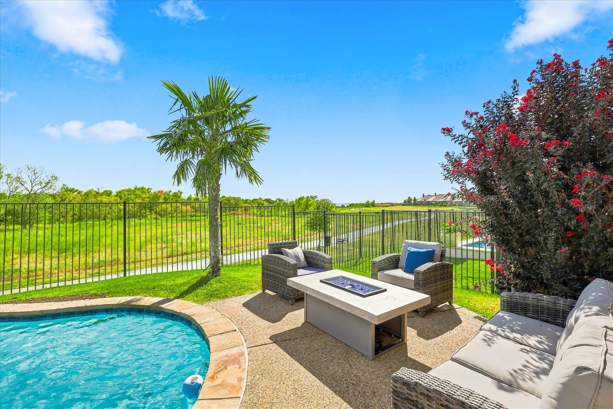 Single Family Residence For Sale in Denton County , 1305 Chiva Drive, Little Elm, Texas 75068, 4 Bedroom, 3 Bathroom, 3 Garage spaces, 2,670 Sqft, built in 2018, mls#21377065, Real Estate Agent in Little Elm, Homes For Sale in Denton county, Homes For Sale in Little Elm, Realtor in Little Elm Texas, Real Estate Brokerage Independent Realty Texas, Luminita Cordes Realtor