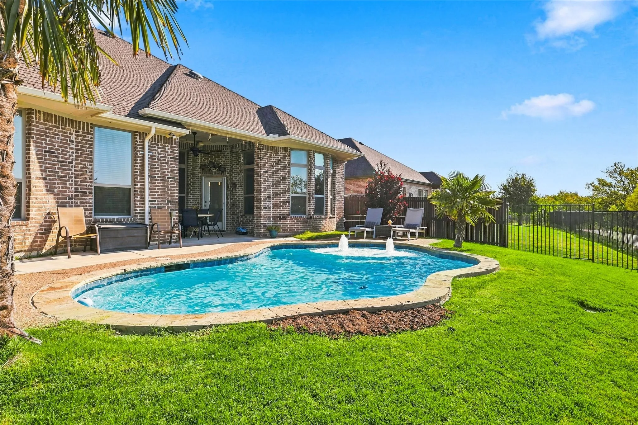 Single Family Residence For Sale in Denton County , 1305 Chiva Drive, Little Elm, Texas 75068, 4 Bedroom, 3 Bathroom, 3 Garage spaces, 2,670 Sqft, built in 2018, mls#21377065, Real Estate Agent in Little Elm, Homes For Sale in Denton county, Homes For Sale in Little Elm, Realtor in Little Elm Texas, Real Estate Brokerage Independent Realty Texas, Luminita Cordes Realtor