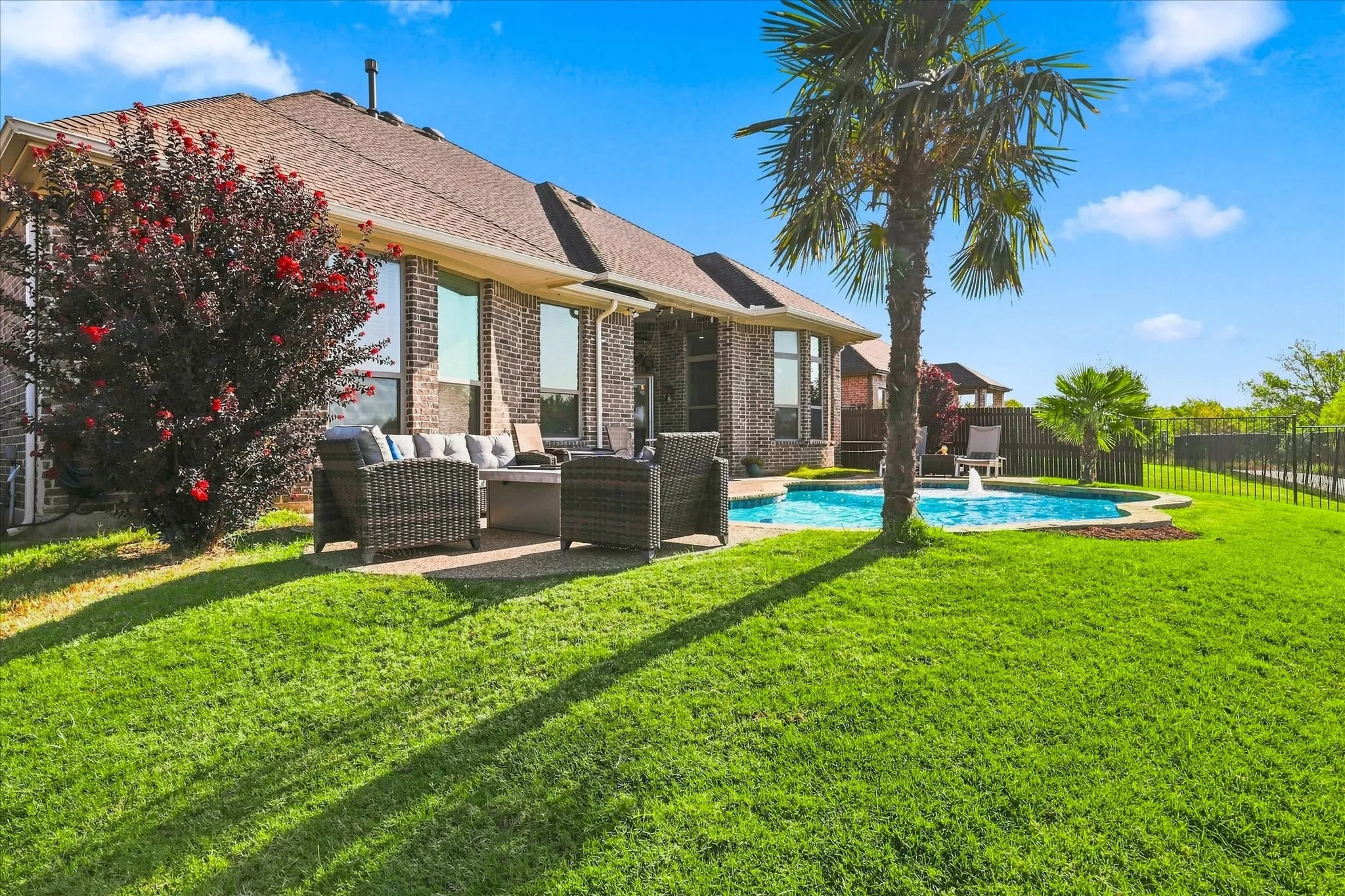 Single Family Residence For Sale in Denton County , 1305 Chiva Drive, Little Elm, Texas 75068, 4 Bedroom, 3 Bathroom, 3 Garage spaces, 2,670 Sqft, built in 2018, mls#21377065, Real Estate Agent in Little Elm, Homes For Sale in Denton county, Homes For Sale in Little Elm, Realtor in Little Elm Texas, Real Estate Brokerage Independent Realty Texas, Luminita Cordes Realtor
