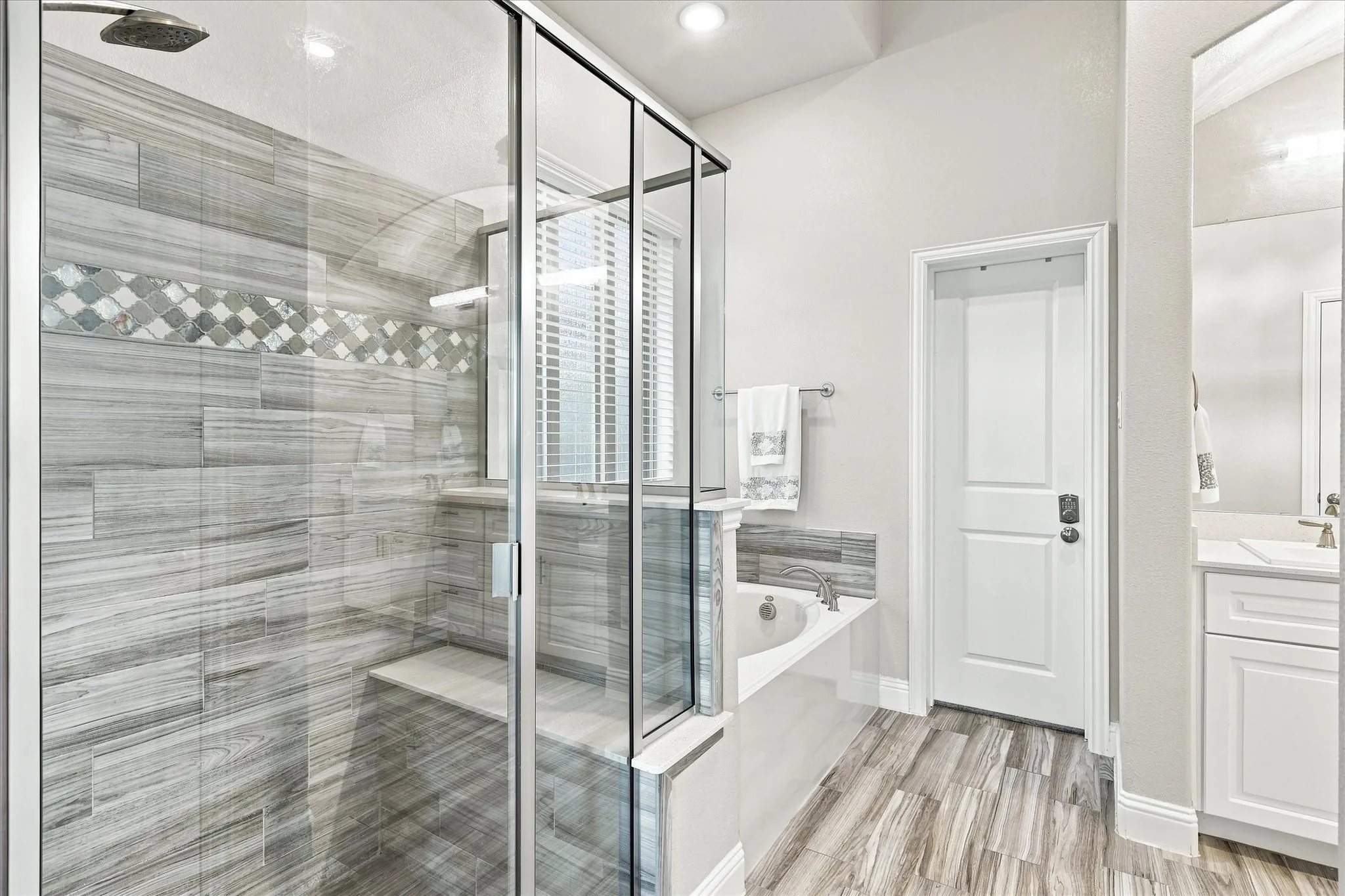 Single Family Residence For Sale in Denton County , 1305 Chiva Drive, Little Elm, Texas 75068, 4 Bedroom, 3 Bathroom, 3 Garage spaces, 2,670 Sqft, built in 2018, mls#21377065, Real Estate Agent in Little Elm, Homes For Sale in Denton county, Homes For Sale in Little Elm, Realtor in Little Elm Texas, Real Estate Brokerage Independent Realty Texas, Luminita Cordes Realtor