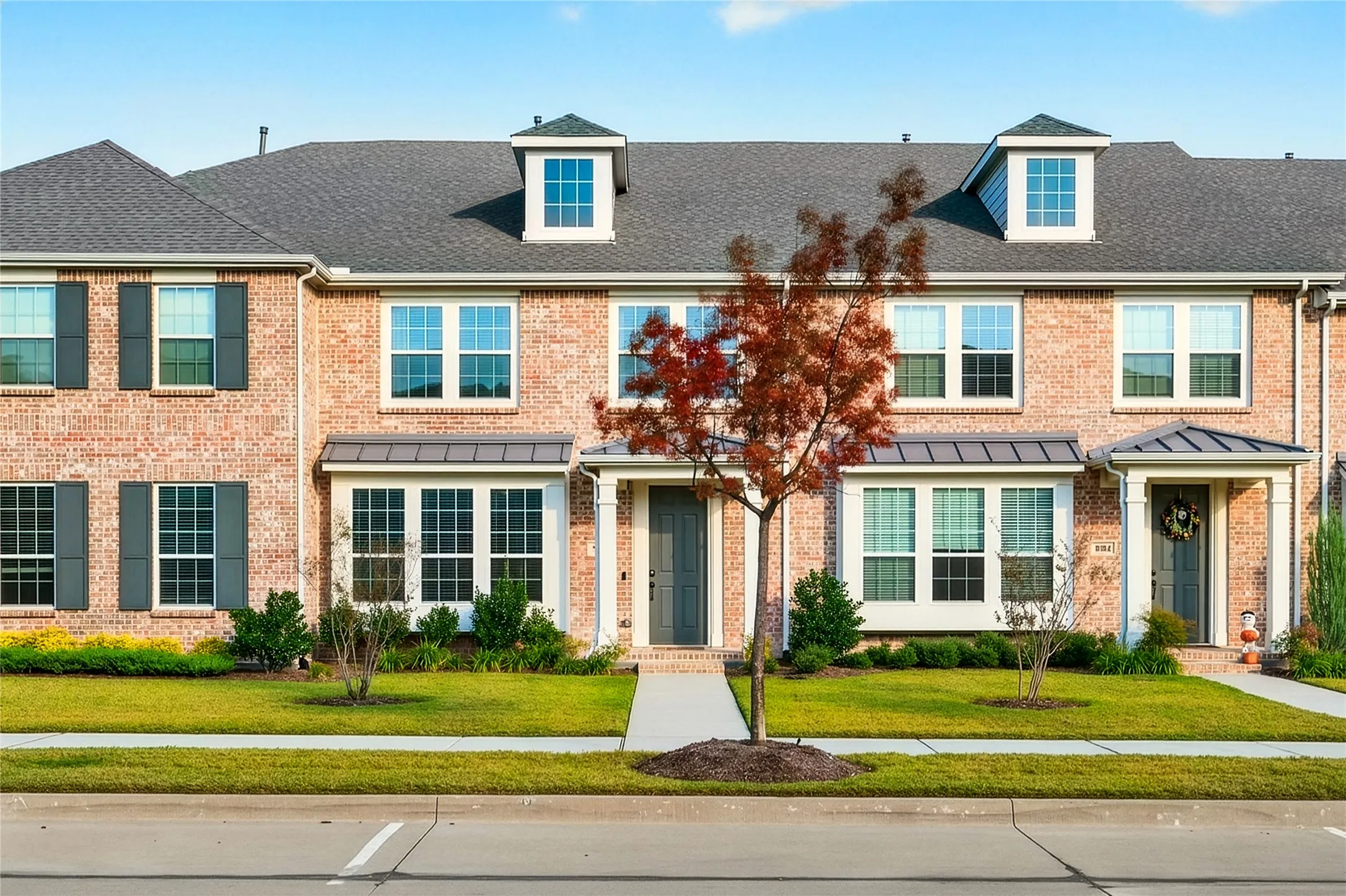 Townhouse For Sale in Collin County , 9000 Phoebe Road, Frisco, Texas 75035, 3 Bedroom, 3 Bathroom, 2 Garage spaces, 2,010 Sqft, built in 2022, mls#21377265, Real Estate Agent in Frisco, Homes For Sale in Collin county, Homes For Sale in Frisco, Realtor in Frisco Texas, Real Estate Brokerage Independent Realty Texas, Luminita Cordes Realtor