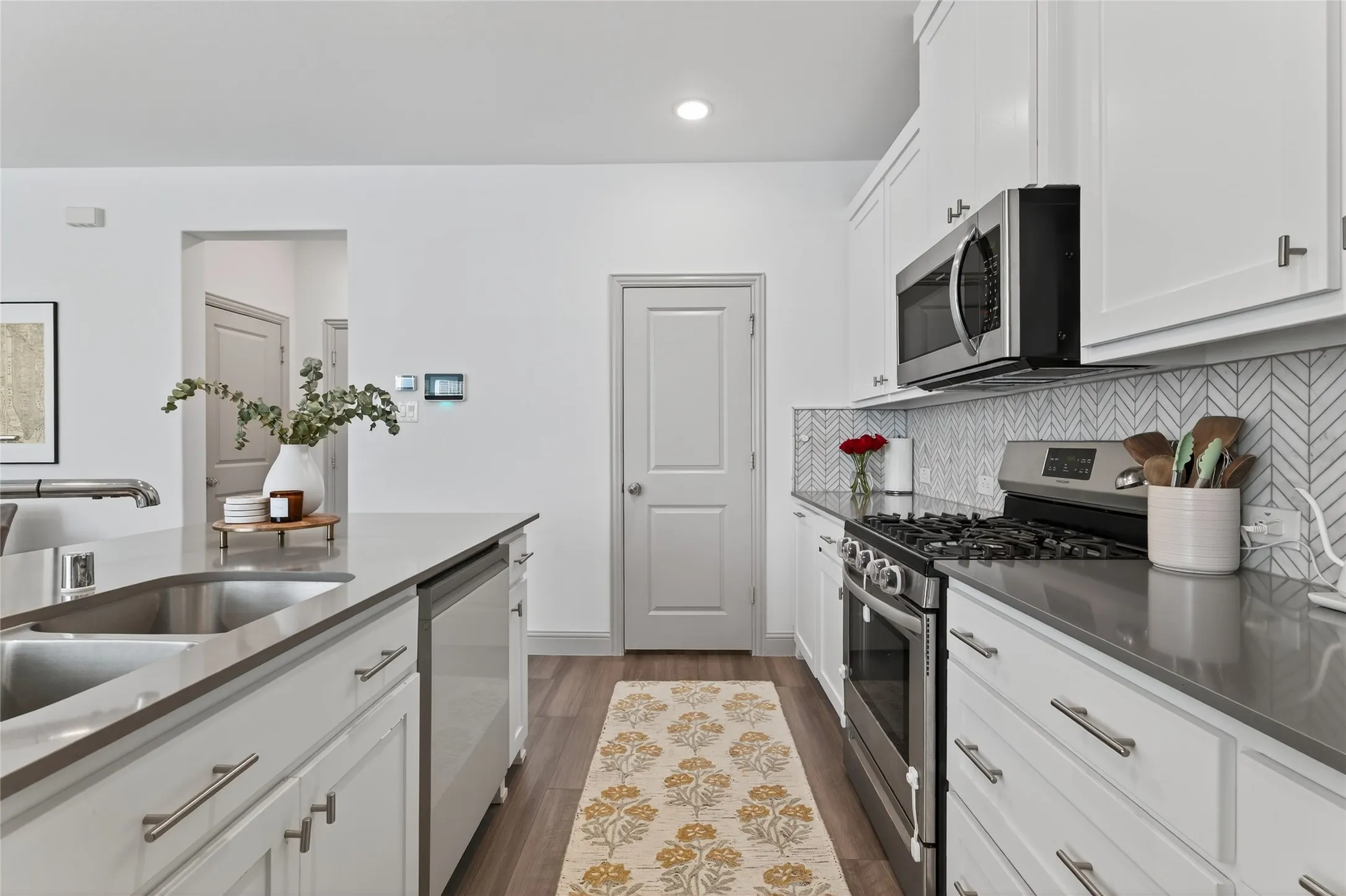 Townhouse For Sale in Collin County , 9000 Phoebe Road, Frisco, Texas 75035, 3 Bedroom, 3 Bathroom, 2 Garage spaces, 2,010 Sqft, built in 2022, mls#21377265, Real Estate Agent in Frisco, Homes For Sale in Collin county, Homes For Sale in Frisco, Realtor in Frisco Texas, Real Estate Brokerage Independent Realty Texas, Luminita Cordes Realtor