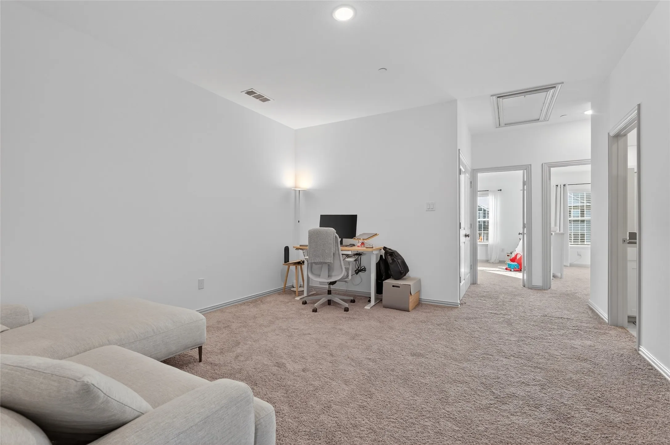 Townhouse For Sale in Collin County , 9000 Phoebe Road, Frisco, Texas 75035, 3 Bedroom, 3 Bathroom, 2 Garage spaces, 2,010 Sqft, built in 2022, mls#21377265, Real Estate Agent in Frisco, Homes For Sale in Collin county, Homes For Sale in Frisco, Realtor in Frisco Texas, Real Estate Brokerage Independent Realty Texas, Luminita Cordes Realtor