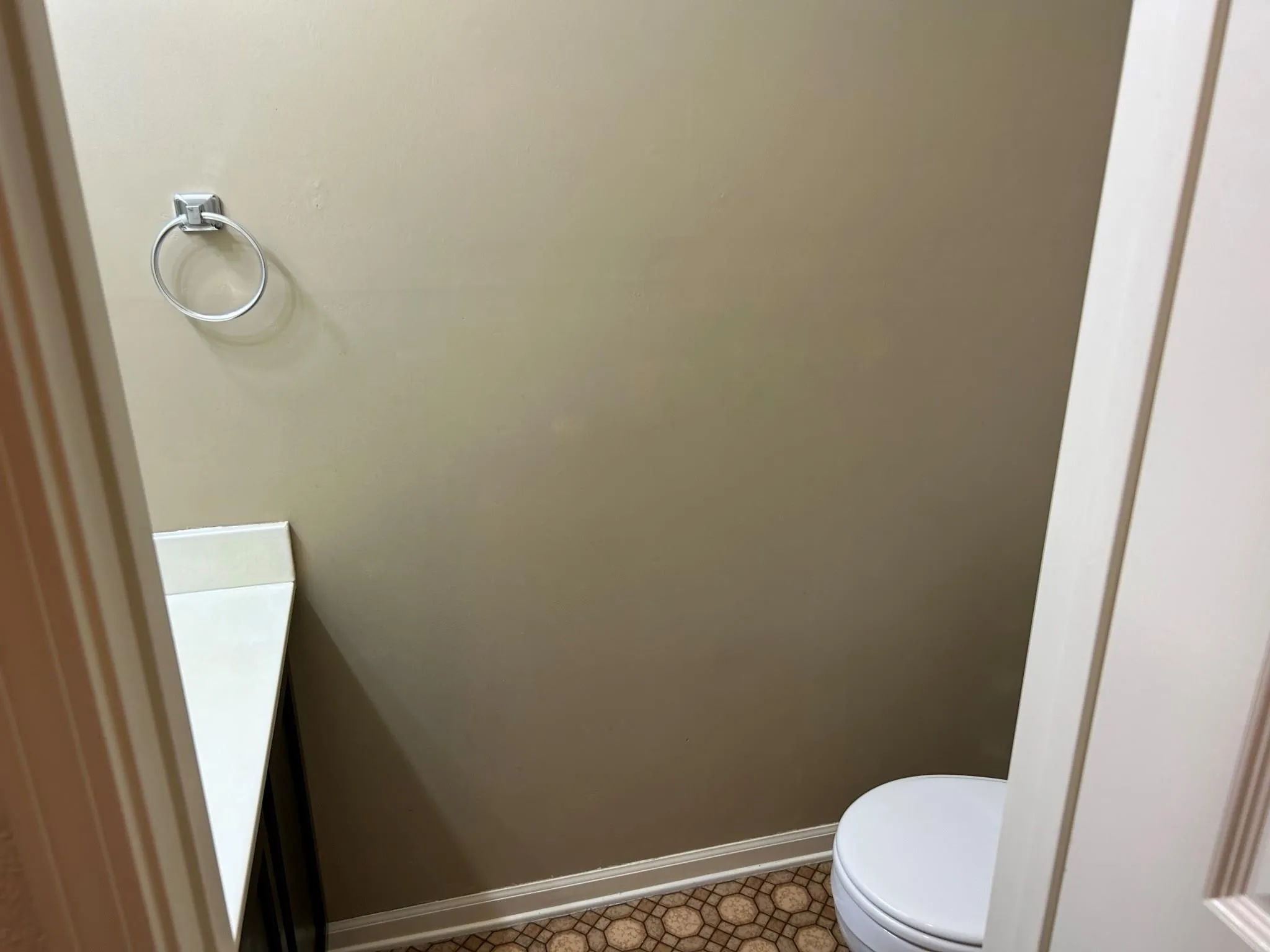 Single Family Residence For Rent in Tarrant County , 1225 Eaton Lane, Grapevine, Texas 76051, 3 Bedroom, 3 Bathroom, 2 Garage spaces, 1,714 Sqft, built in 1985, mls#21376567, Real Estate Agent in Grapevine, Homes For Rent in Tarrant county, Homes For Rent in Grapevine, Realtor in Grapevine Texas, Real Estate Brokerage Independent Realty Texas, Luminita Cordes Realtor