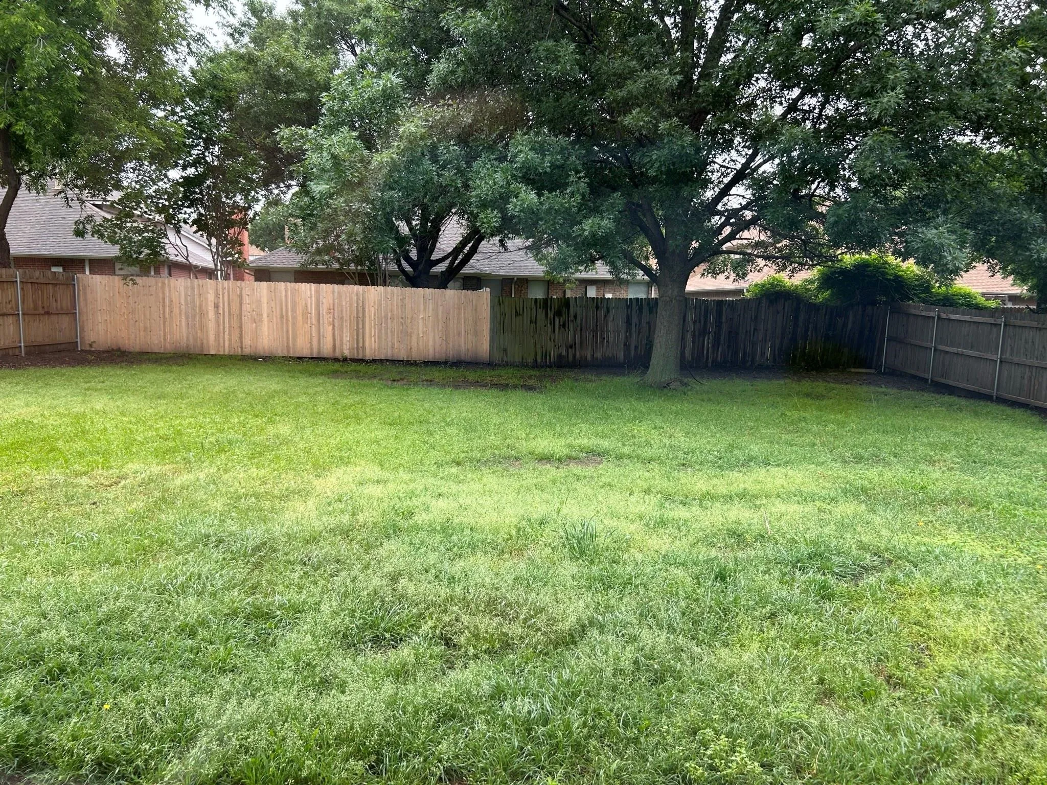 Single Family Residence For Rent in Tarrant County , 1225 Eaton Lane, Grapevine, Texas 76051, 3 Bedroom, 3 Bathroom, 2 Garage spaces, 1,714 Sqft, built in 1985, mls#21376567, Real Estate Agent in Grapevine, Homes For Rent in Tarrant county, Homes For Rent in Grapevine, Realtor in Grapevine Texas, Real Estate Brokerage Independent Realty Texas, Luminita Cordes Realtor