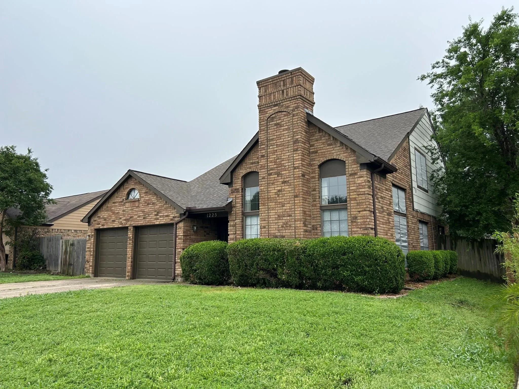 Single Family Residence For Rent in Tarrant County , 1225 Eaton Lane, Grapevine, Texas 76051, 3 Bedroom, 3 Bathroom, 2 Garage spaces, 1,714 Sqft, built in 1985, mls#21376567, Real Estate Agent in Grapevine, Homes For Rent in Tarrant county, Homes For Rent in Grapevine, Realtor in Grapevine Texas, Real Estate Brokerage Independent Realty Texas, Luminita Cordes Realtor