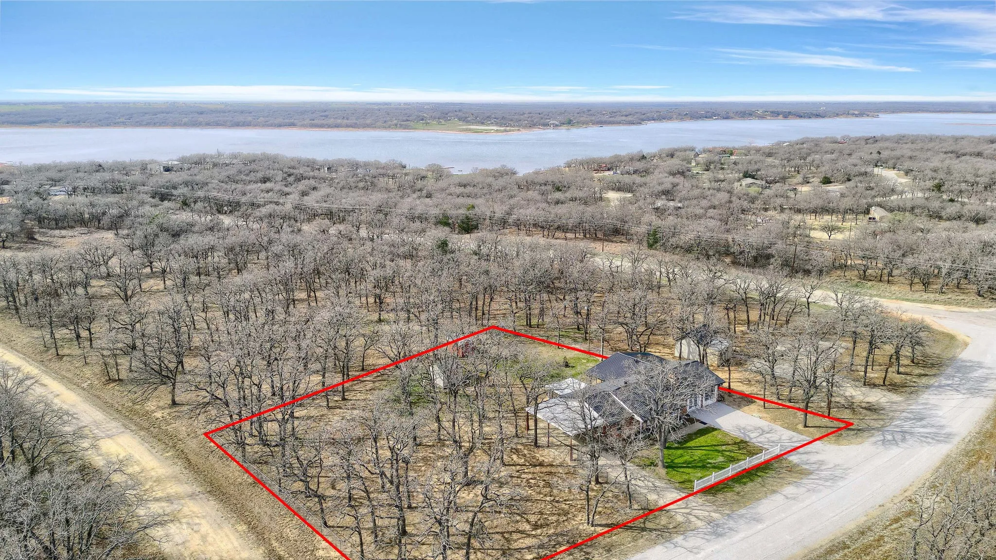 Single Family Residence For Sale in Montague County , 191 Seneca Trail S, Nocona, Texas 76255, 3 Bedroom, 2 Bathroom, Garage spaces, 1,872 Sqft, built in 1979, mls#21377199, Real Estate Agent in Nocona, Homes For Sale in Montague county, Homes For Sale in Nocona, Realtor in Nocona Texas, Real Estate Brokerage Independent Realty Texas, Luminita Cordes Realtor