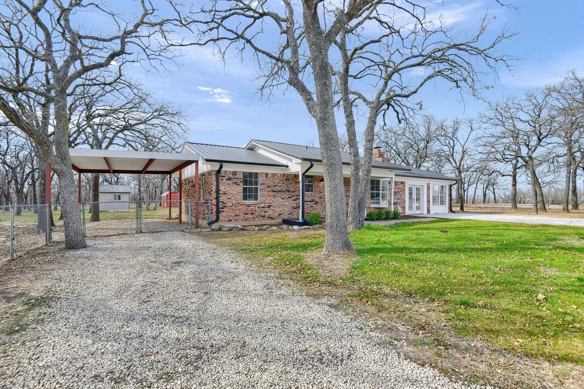 Single Family Residence For Sale in Montague County , 191 Seneca Trail S, Nocona, Texas 76255, 3 Bedroom, 2 Bathroom, Garage spaces, 1,872 Sqft, built in 1979, mls#21377199, Real Estate Agent in Nocona, Homes For Sale in Montague county, Homes For Sale in Nocona, Realtor in Nocona Texas, Real Estate Brokerage Independent Realty Texas, Luminita Cordes Realtor