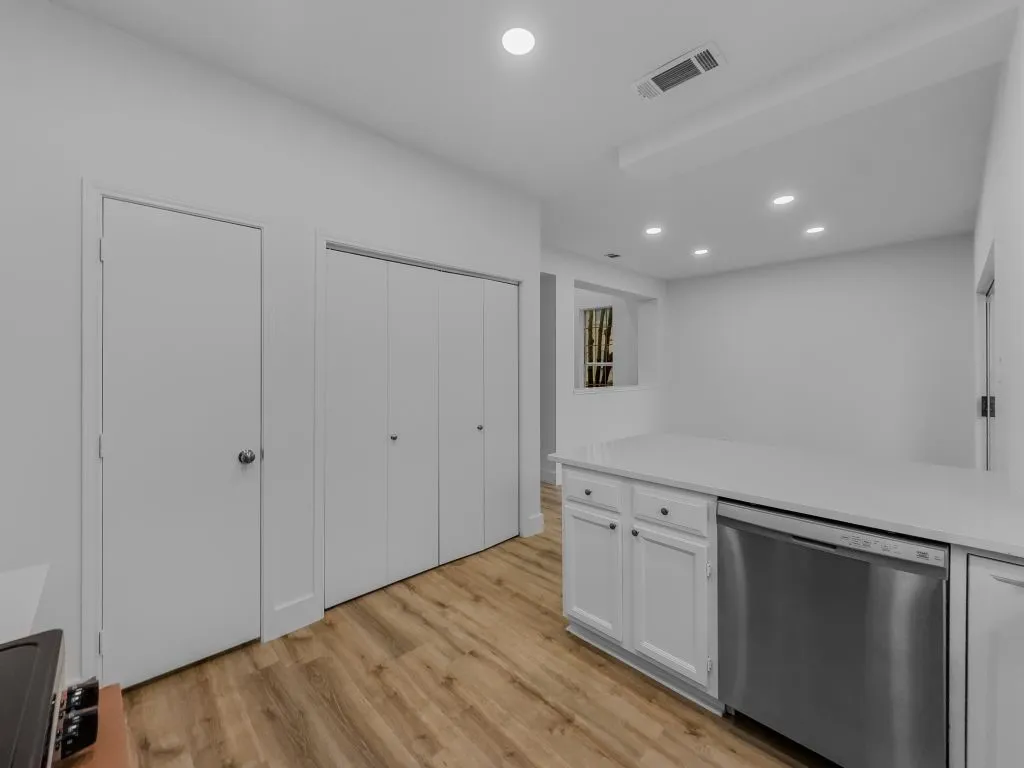 Single Family Residence For Sale in Tarrant County , 1020 Cheddar Court, Arlington, Texas 76017, 3 Bedroom, 3 Bathroom, Garage spaces, 1,524 Sqft, built in 1996, mls#21377244, Real Estate Agent in Arlington, Homes For Sale in Tarrant county, Homes For Sale in Arlington, Realtor in Arlington Texas, Real Estate Brokerage Independent Realty Texas, Luminita Cordes Realtor
