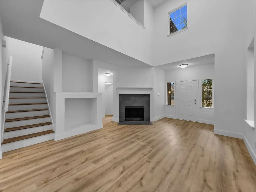 Single Family Residence For Sale in Tarrant County , 1020 Cheddar Court, Arlington, Texas 76017, 3 Bedroom, 3 Bathroom, Garage spaces, 1,524 Sqft, built in 1996, mls#21377244, Real Estate Agent in Arlington, Homes For Sale in Tarrant county, Homes For Sale in Arlington, Realtor in Arlington Texas, Real Estate Brokerage Independent Realty Texas, Luminita Cordes Realtor