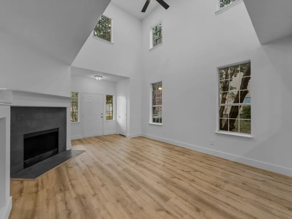 Single Family Residence For Sale in Tarrant County , 1020 Cheddar Court, Arlington, Texas 76017, 3 Bedroom, 3 Bathroom, Garage spaces, 1,524 Sqft, built in 1996, mls#21377244, Real Estate Agent in Arlington, Homes For Sale in Tarrant county, Homes For Sale in Arlington, Realtor in Arlington Texas, Real Estate Brokerage Independent Realty Texas, Luminita Cordes Realtor