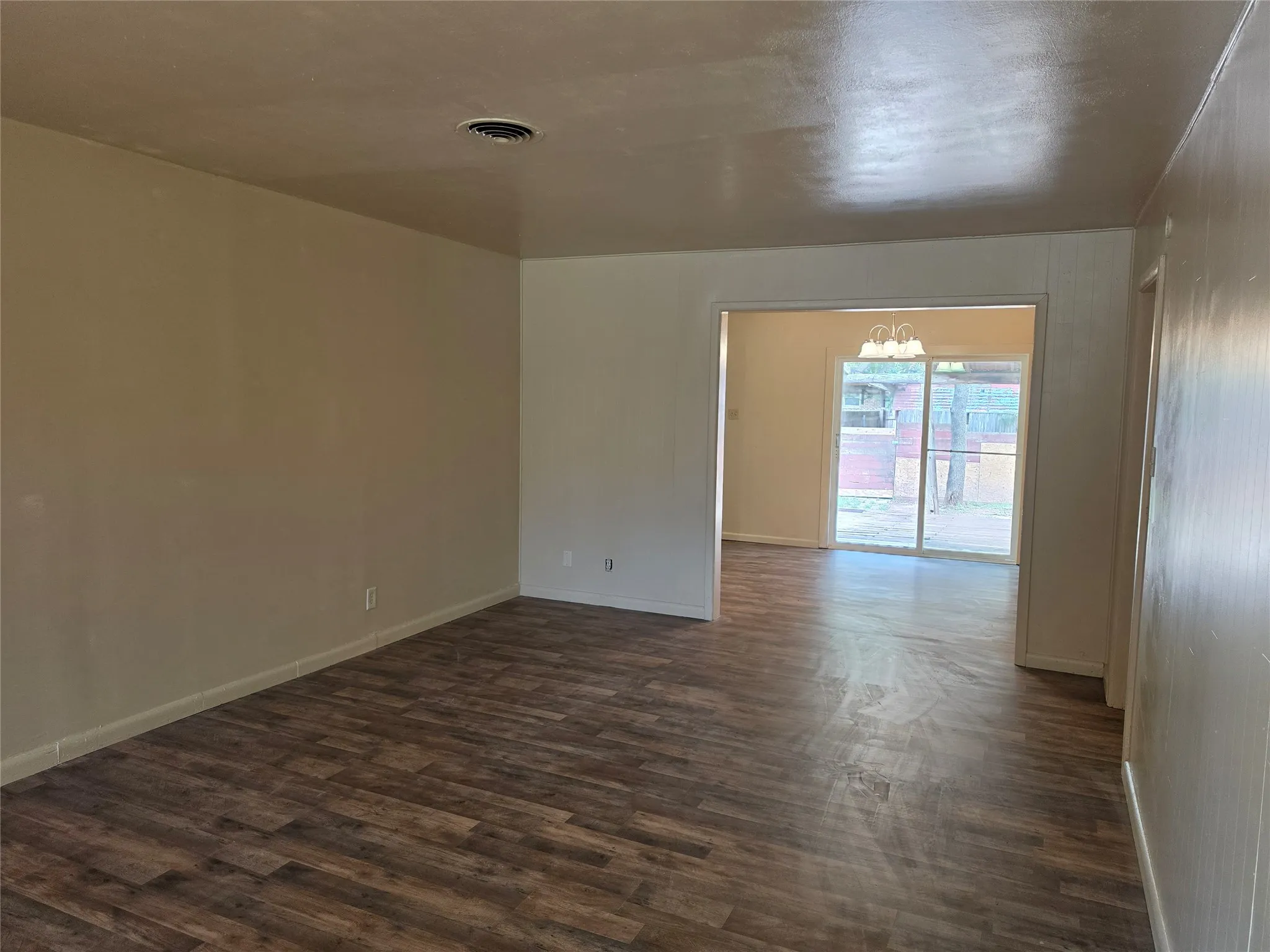 Single Family Residence For Rent in Taylor County , 1685 N Willis Street, Abilene, Texas 79603, 3 Bedroom, 2 Bathroom, 2 Garage spaces, 1,349 Sqft, built in 1957, mls#21377286, Real Estate Agent in Abilene, Homes For Rent in Taylor county, Homes For Rent in Abilene, Realtor in Abilene Texas, Real Estate Brokerage Independent Realty Texas, Luminita Cordes Realtor