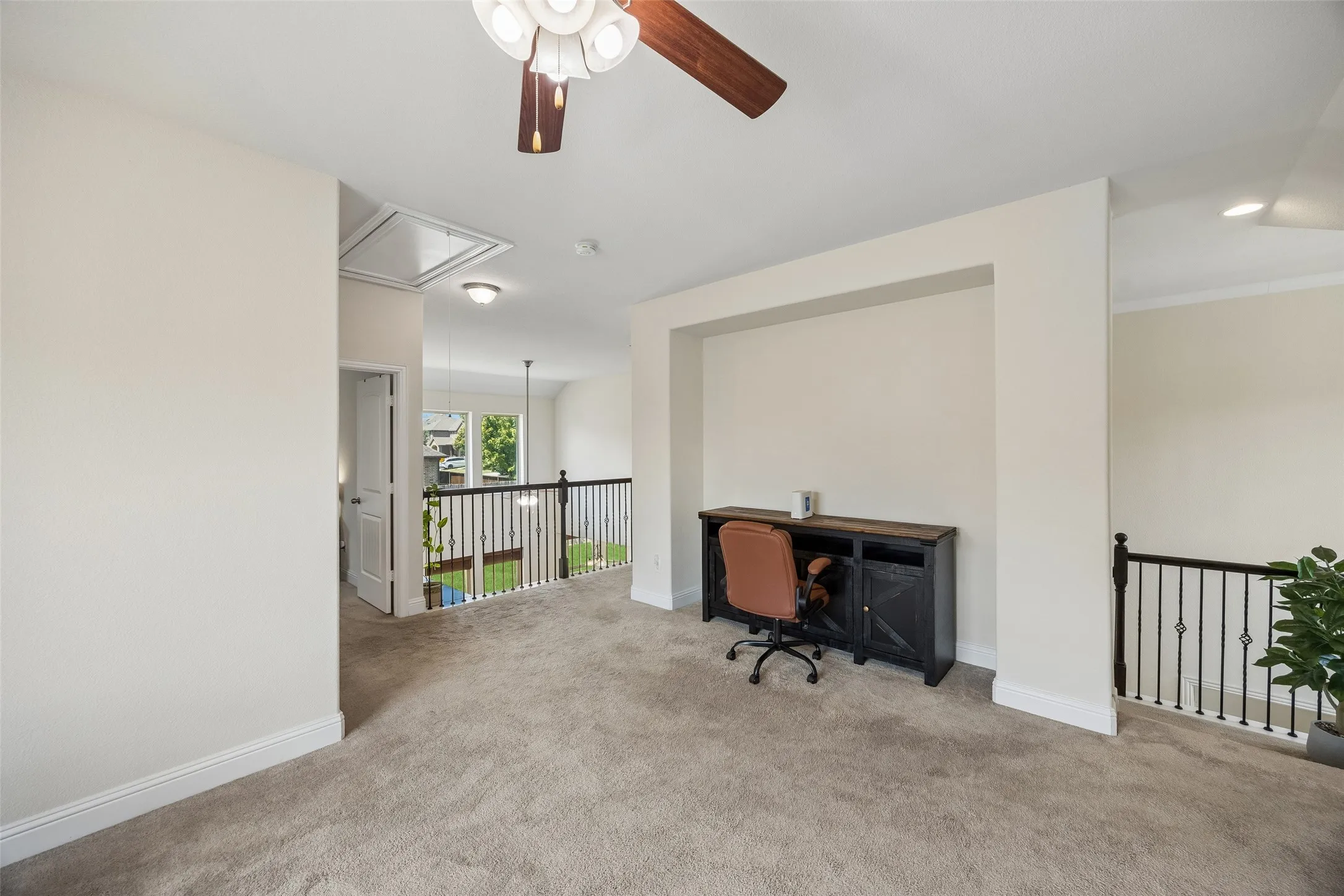 Single Family Residence For Sale in Collin County , 1813 Lisburn Drive, Mc Kinney, Texas 75071, 4 Bedroom, 4 Bathroom, 2 Garage spaces, 3,032 Sqft, built in 2017, mls#21374739, Real Estate Agent in Mc Kinney, Homes For Sale in Collin county, Homes For Sale in Mc Kinney, Realtor in Mc Kinney Texas, Real Estate Brokerage Independent Realty Texas, Luminita Cordes Realtor