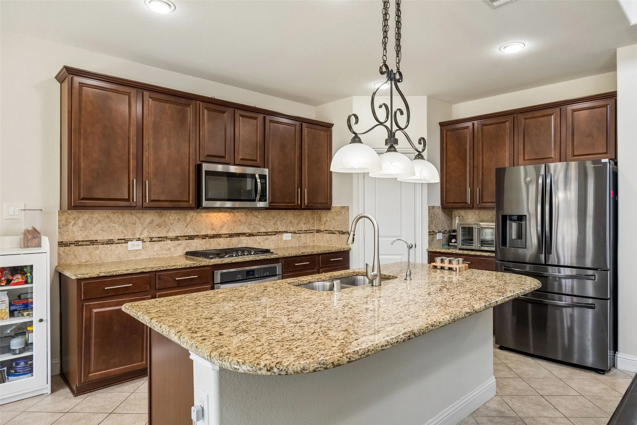 Single Family Residence For Sale in Collin County , 1813 Lisburn Drive, Mc Kinney, Texas 75071, 4 Bedroom, 4 Bathroom, 2 Garage spaces, 3,032 Sqft, built in 2017, mls#21374739, Real Estate Agent in Mc Kinney, Homes For Sale in Collin county, Homes For Sale in Mc Kinney, Realtor in Mc Kinney Texas, Real Estate Brokerage Independent Realty Texas, Luminita Cordes Realtor