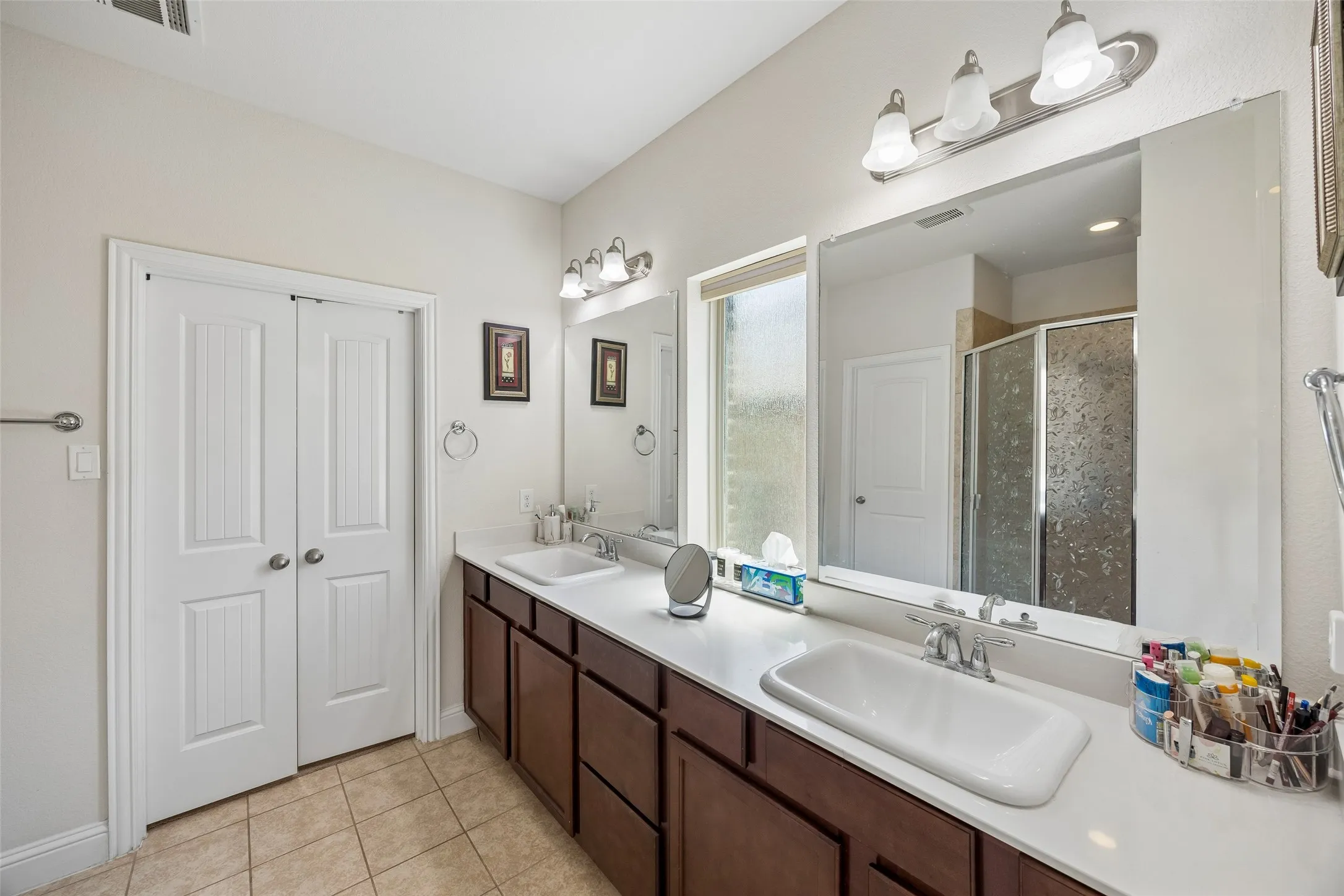 Single Family Residence For Sale in Collin County , 1813 Lisburn Drive, Mc Kinney, Texas 75071, 4 Bedroom, 4 Bathroom, 2 Garage spaces, 3,032 Sqft, built in 2017, mls#21374739, Real Estate Agent in Mc Kinney, Homes For Sale in Collin county, Homes For Sale in Mc Kinney, Realtor in Mc Kinney Texas, Real Estate Brokerage Independent Realty Texas, Luminita Cordes Realtor