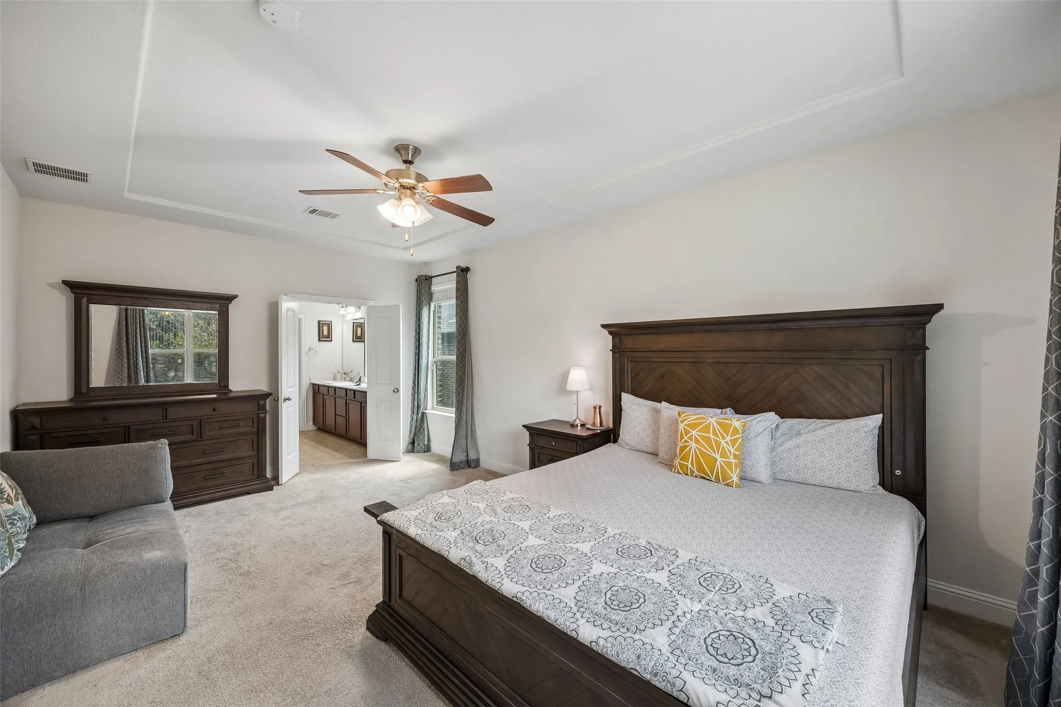 Single Family Residence For Sale in Collin County , 1813 Lisburn Drive, Mc Kinney, Texas 75071, 4 Bedroom, 4 Bathroom, 2 Garage spaces, 3,032 Sqft, built in 2017, mls#21374739, Real Estate Agent in Mc Kinney, Homes For Sale in Collin county, Homes For Sale in Mc Kinney, Realtor in Mc Kinney Texas, Real Estate Brokerage Independent Realty Texas, Luminita Cordes Realtor